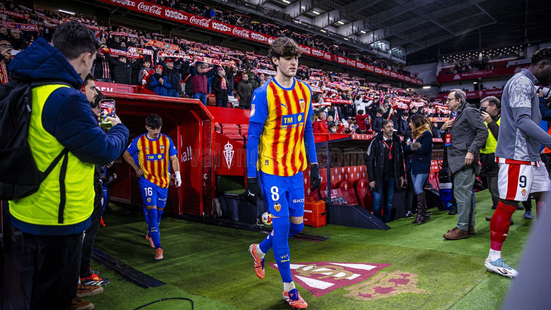 Javi Guerra en el Sporting - Valencia CF