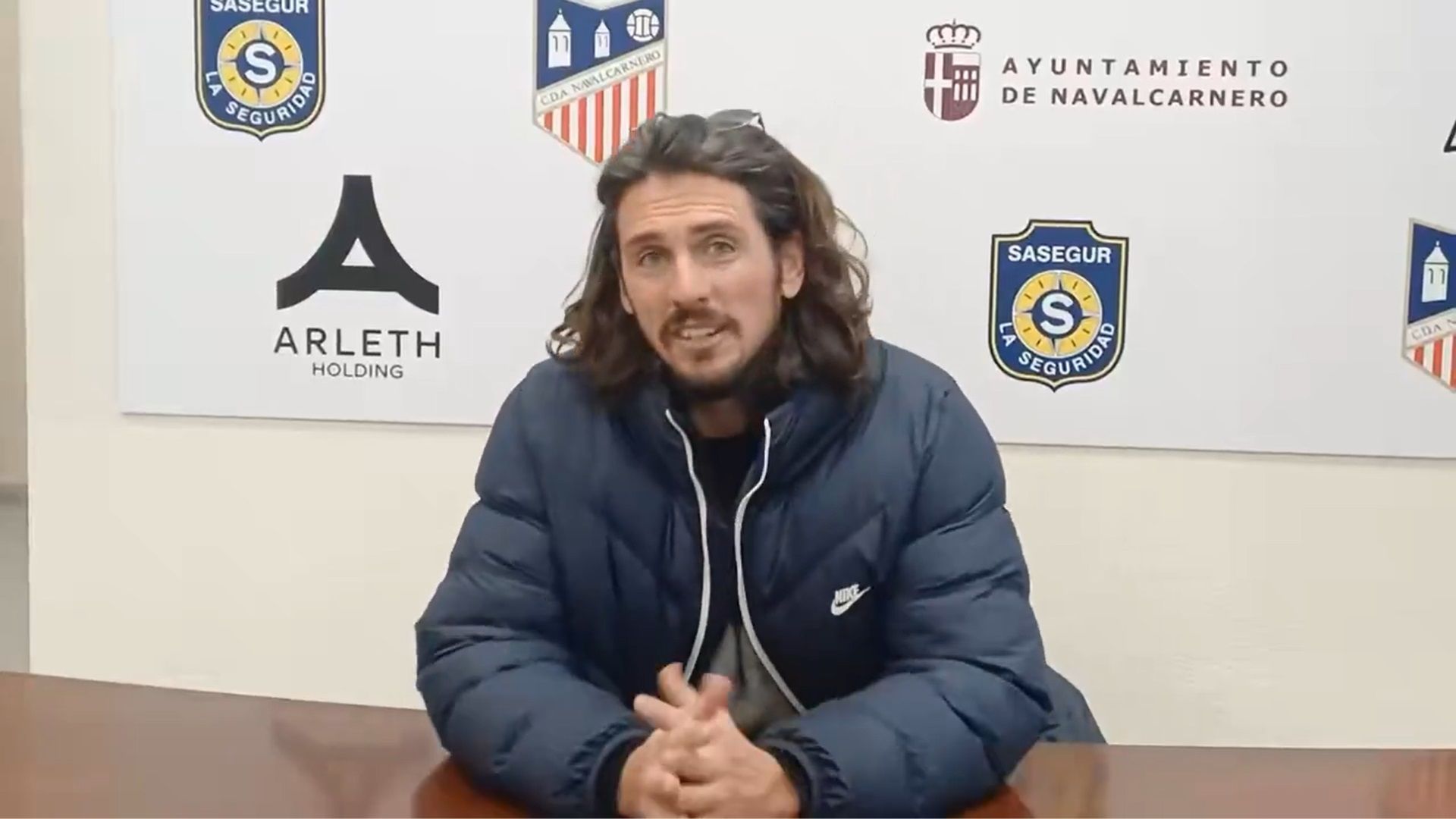 Javi Poves, en rueda de prensa. Javi Poves, en rueda de prensa.