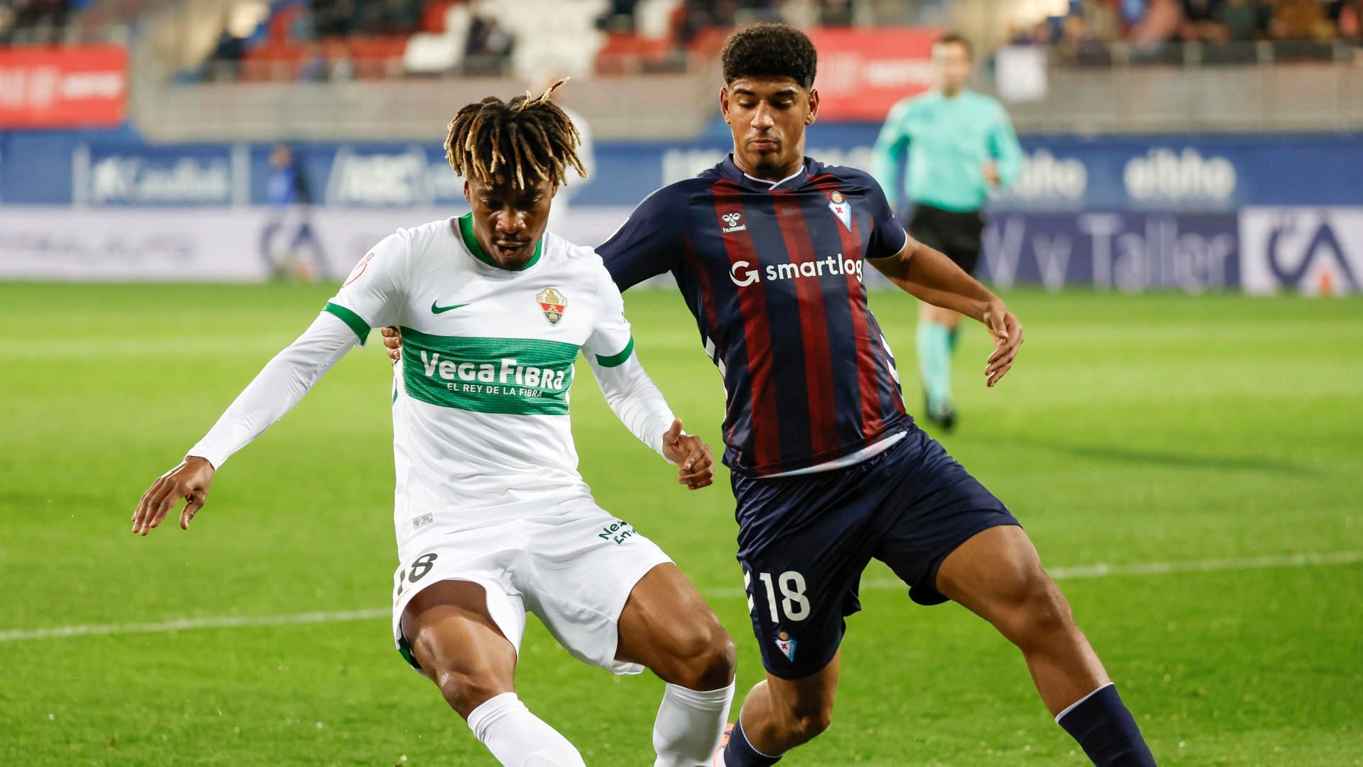 John Donald y Adu Ares en el Eibar - Elche
