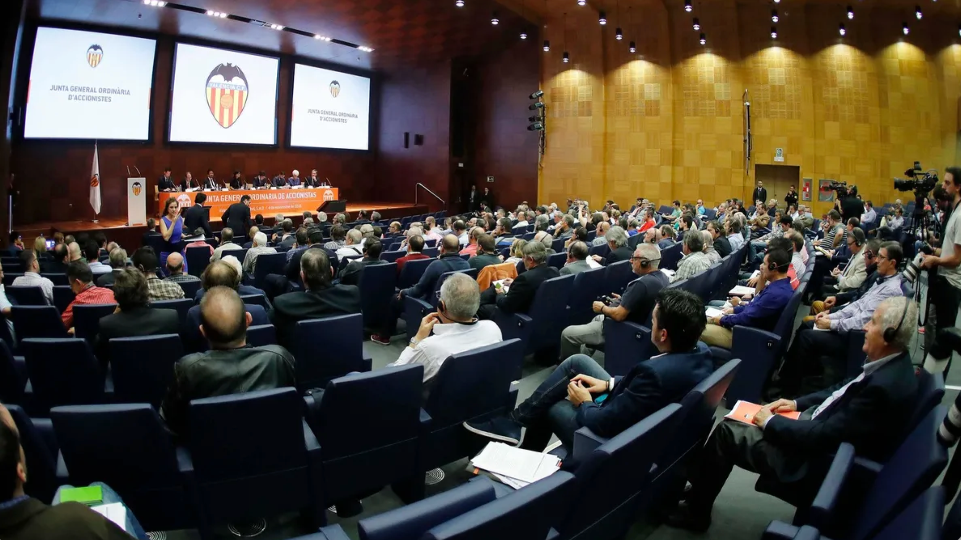 Junta General de Accionistas del Valencia CF en el pasado