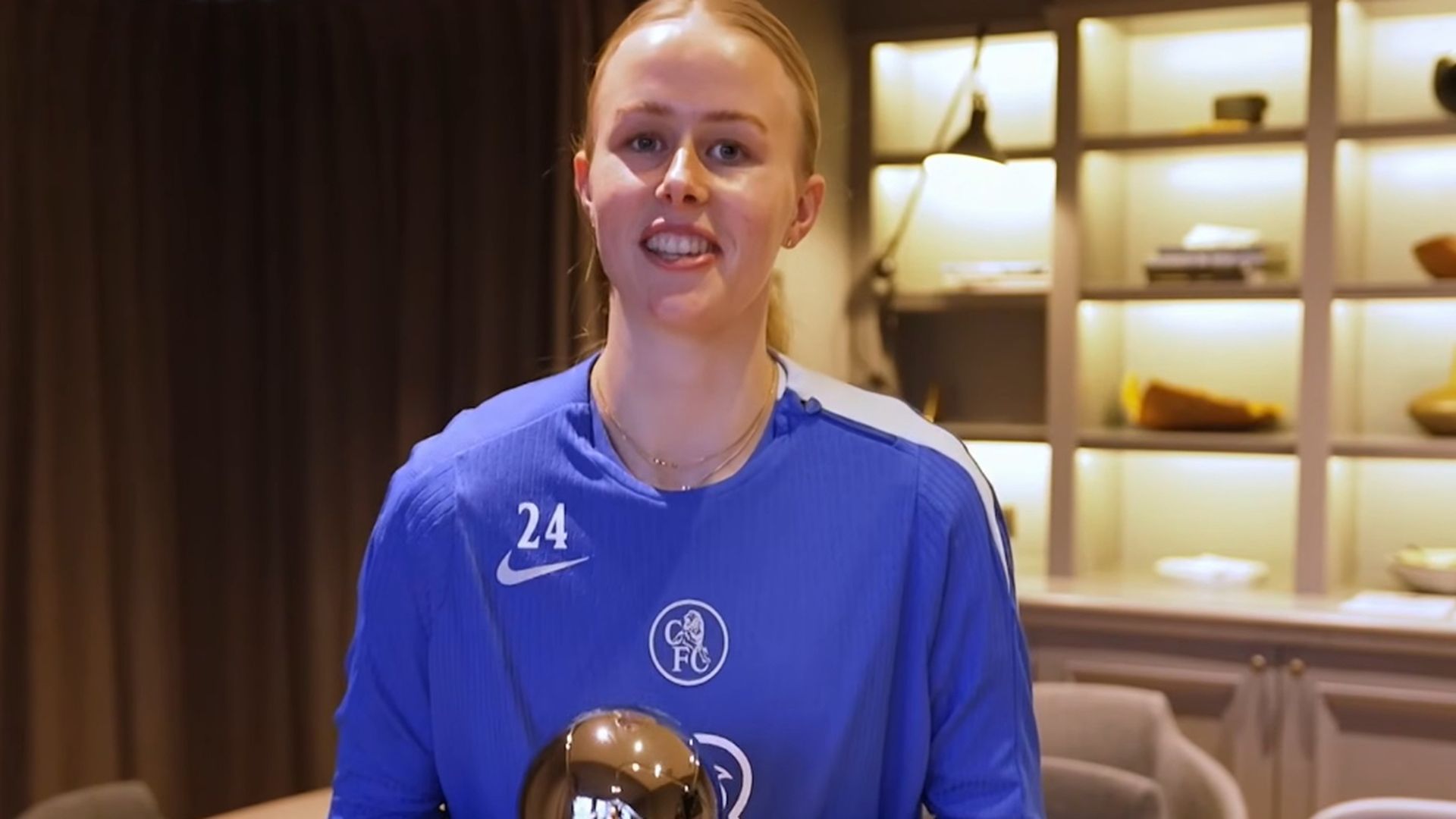 La portera del Chelsea, Hannah Hampton premiada en The Best