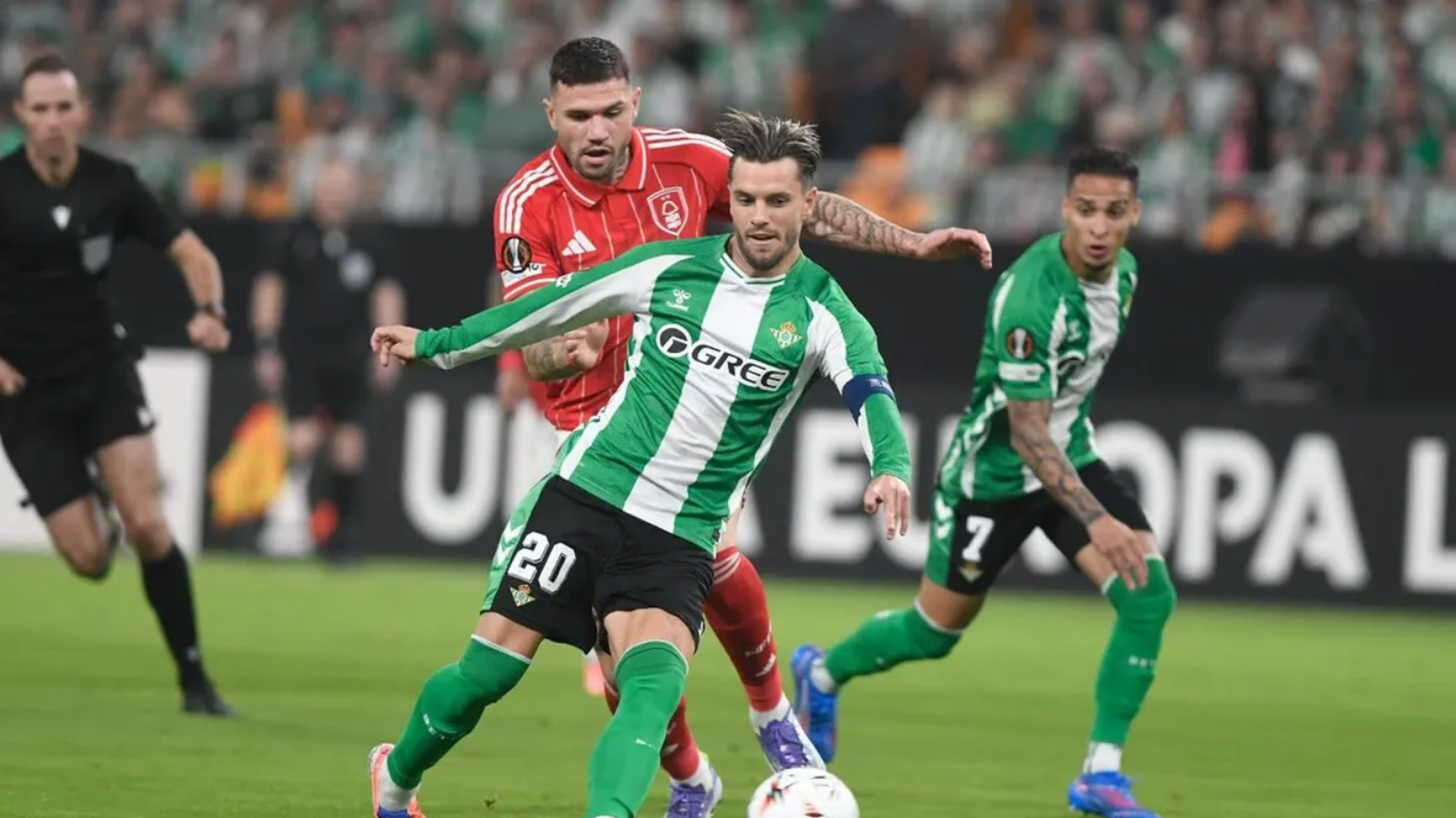 Lo Celso, en el partido ante el Nottingham Forest Lo Celso, en el partido ante el Nottingham Forest