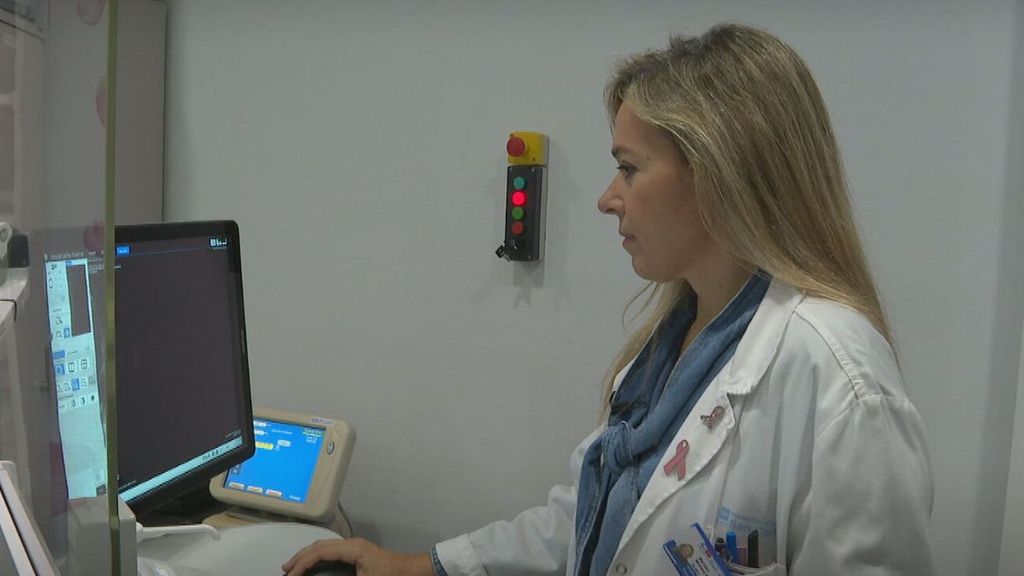 Una nueva terapia reduce a la mitad las recaídas en un cáncer de mama de mal pronóstico