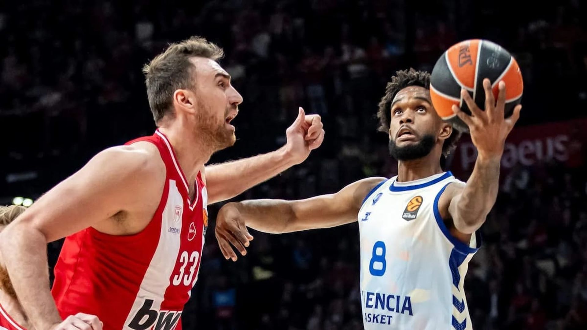 Valencia Basket vence en el Pireo