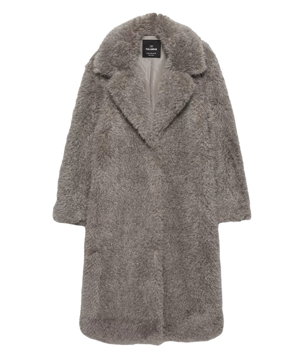 Abrigo largo efecto pelo – Pull&Bear