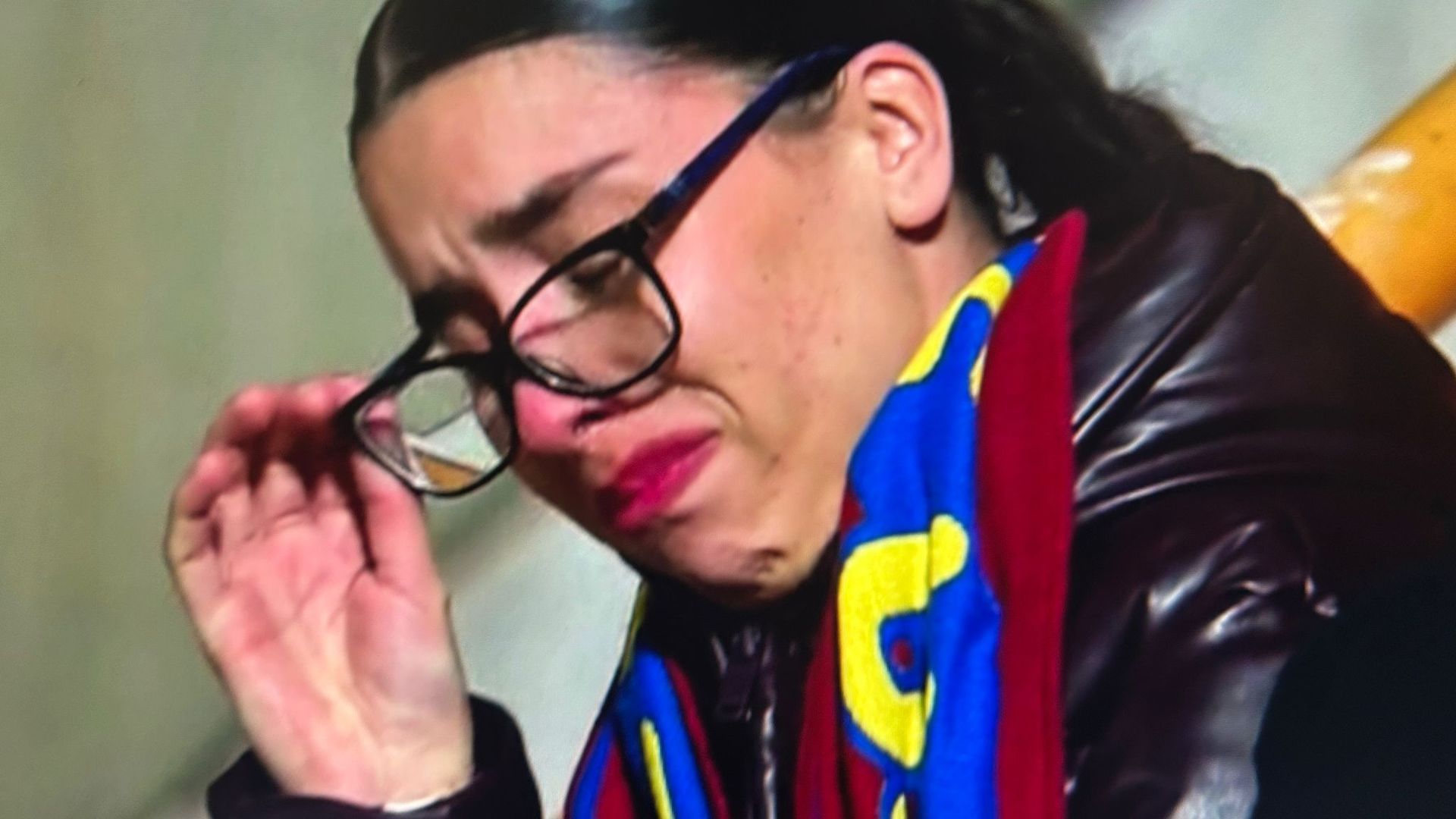 Aficionada del Levante UD llora