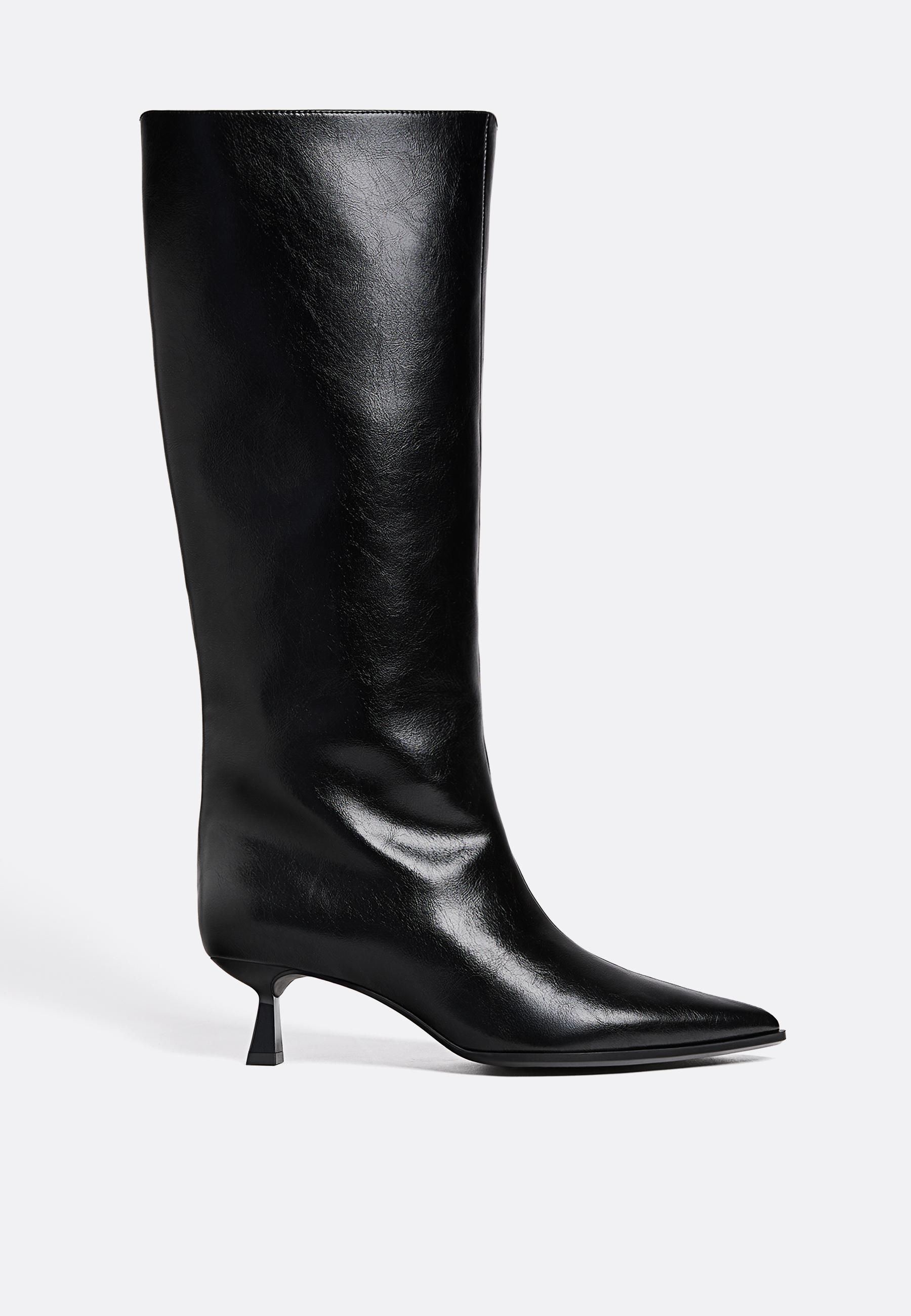 Bota de caña alta y tacón kitten