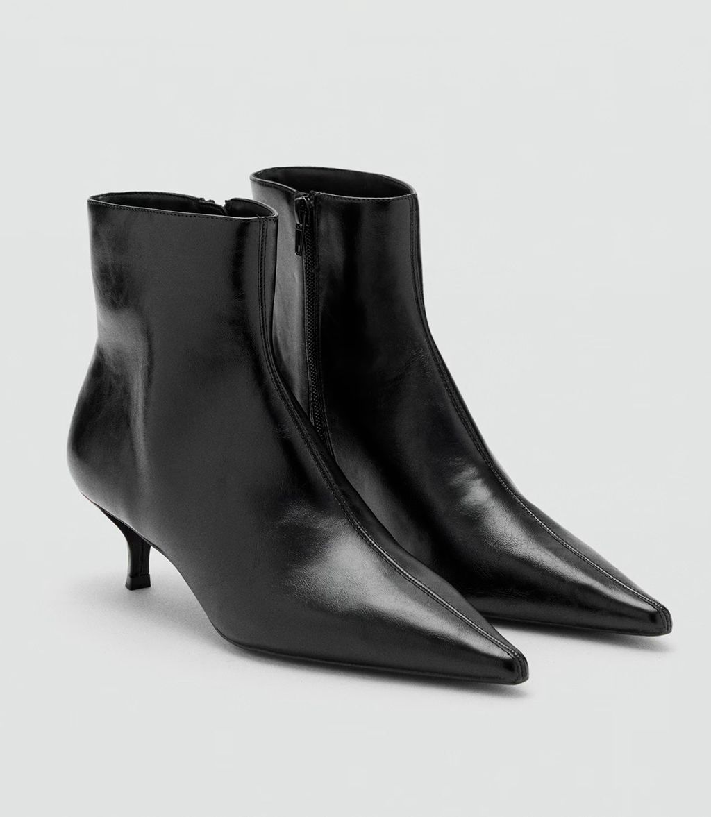 Botín de puntera afilada y tacón kitten