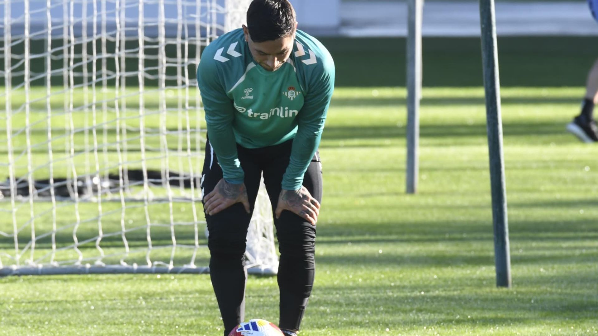 Chimy Ávila, en un entrenamiento del Betis