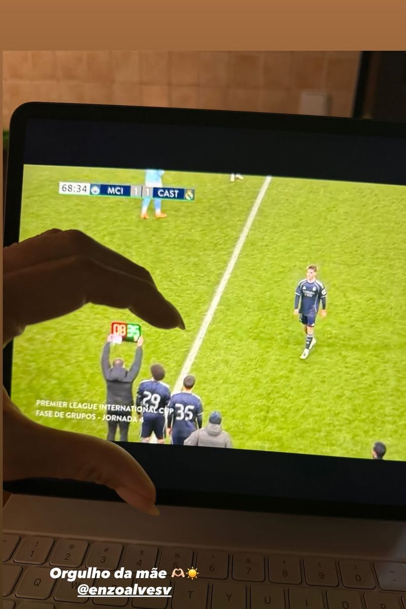 Clarice Alves viendo el debut de su hijo con el Castilla