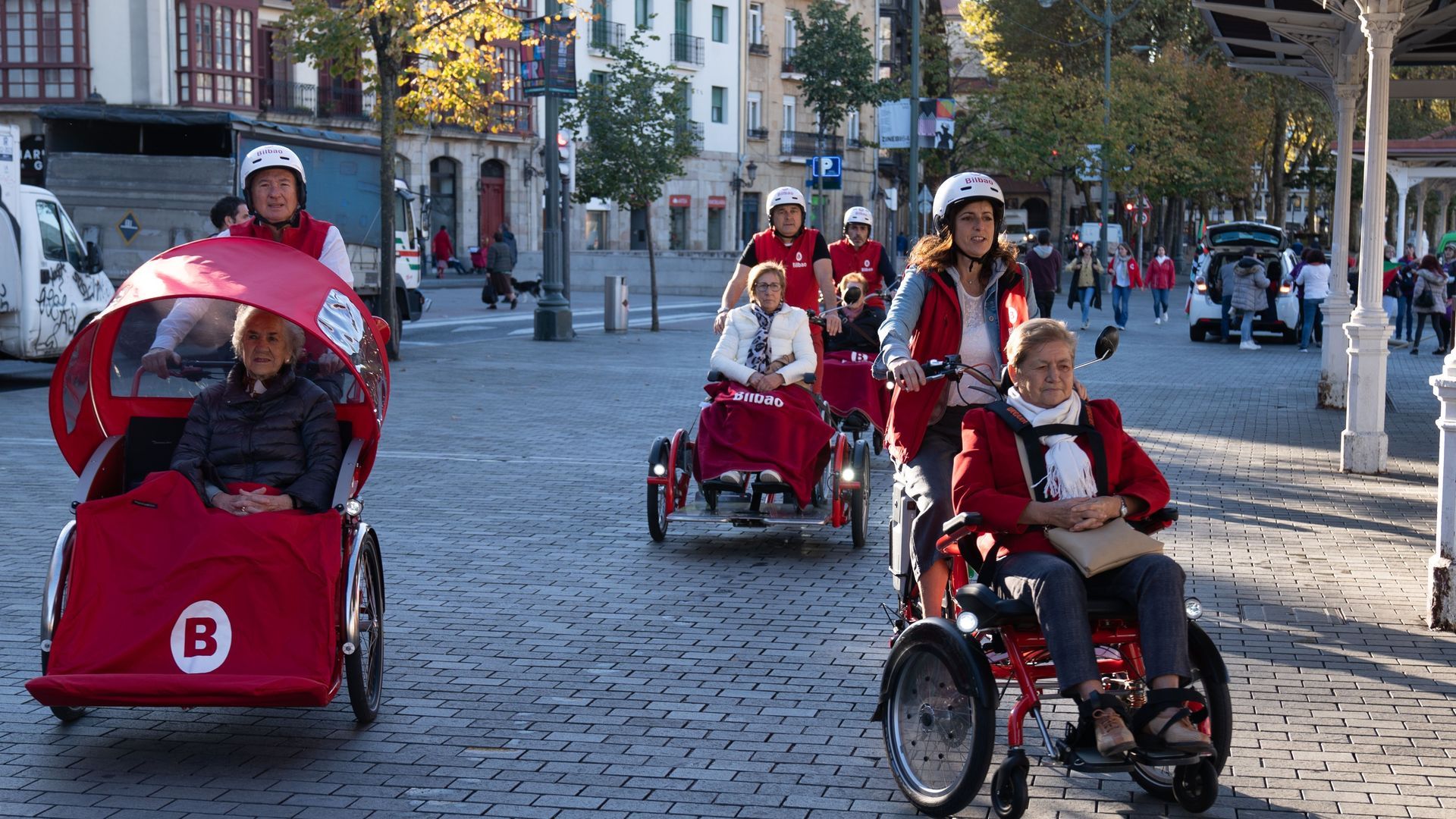En Bici sin Edad, el proyecto para que los mayores puedan pasear en bicicleta llega a más ciudades españolas En Bici sin Edad, el proyecto para que los mayores puedan pasear en bicicleta llega a más ciudades españolas