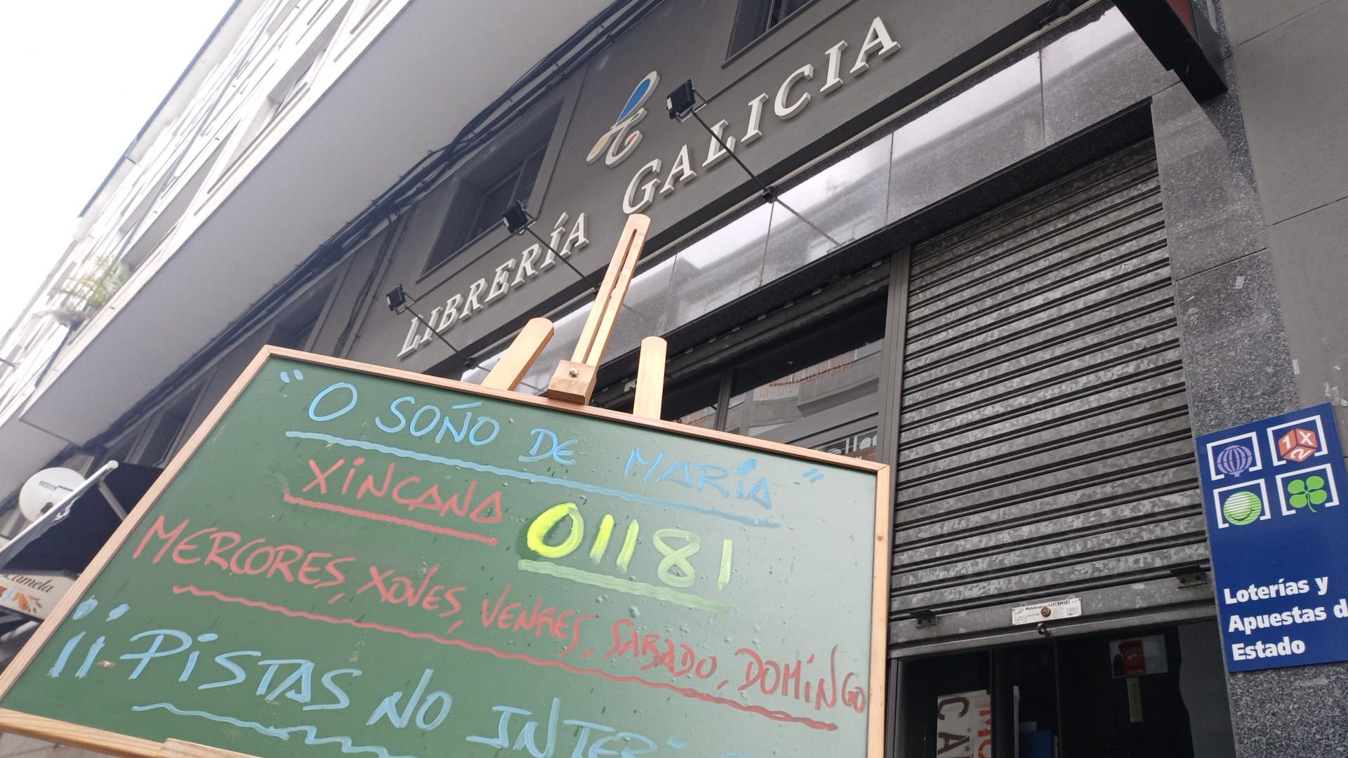 Imagen de la Librería Galicia lugar desde donde se reparten los décimos ocultos de Navidad