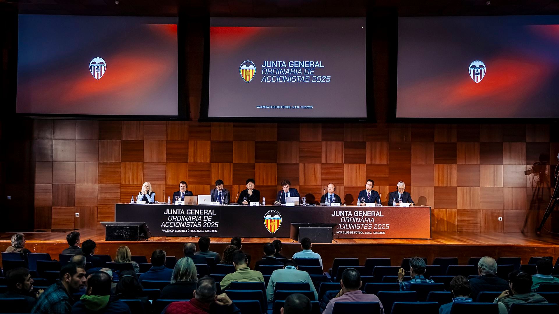 Kiat Lim en la Junta General de Accionistas del Valencia CF