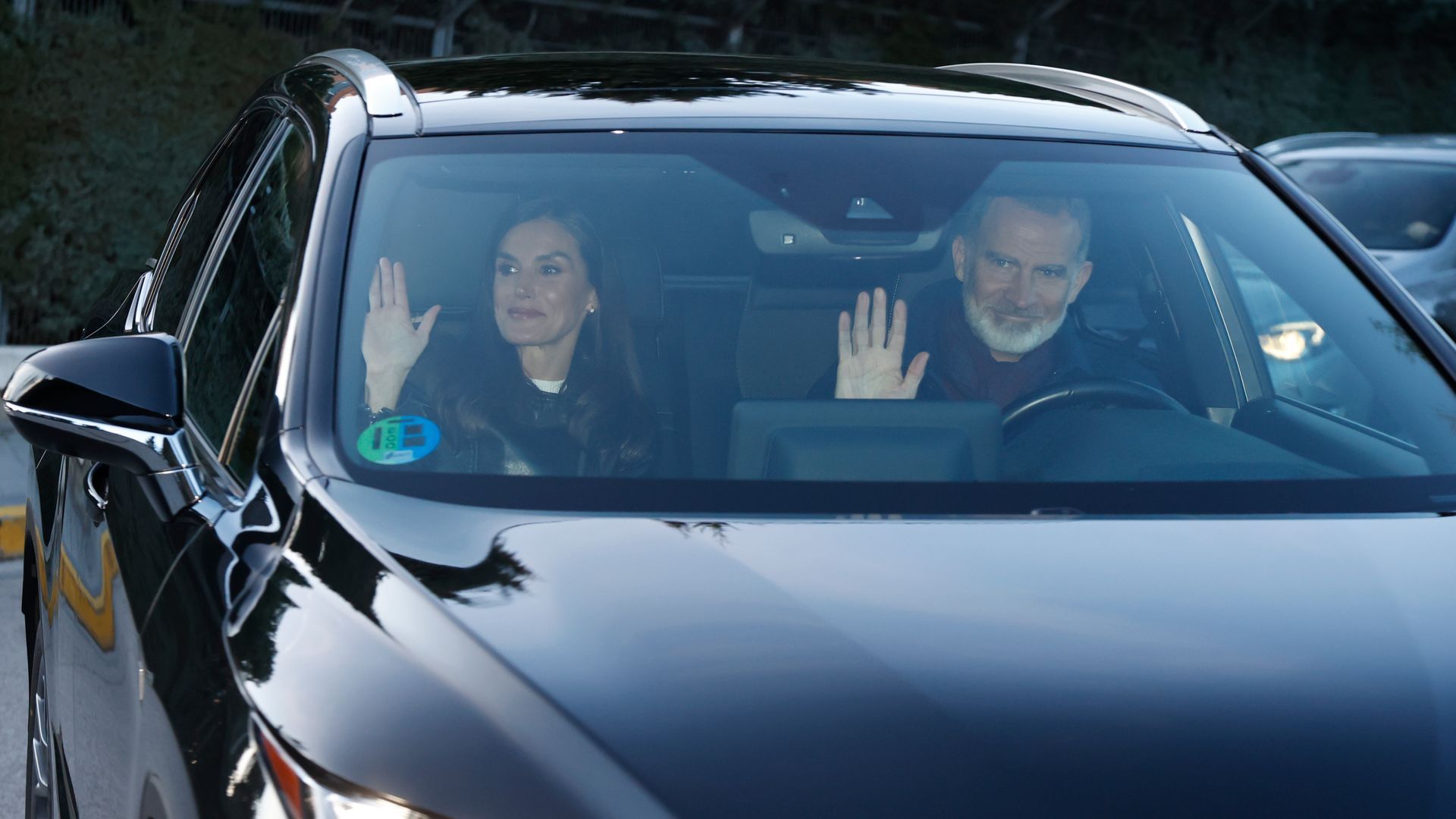 La familia real española llegando a casa de Jesús Ortiz el 6 de enero de 2024