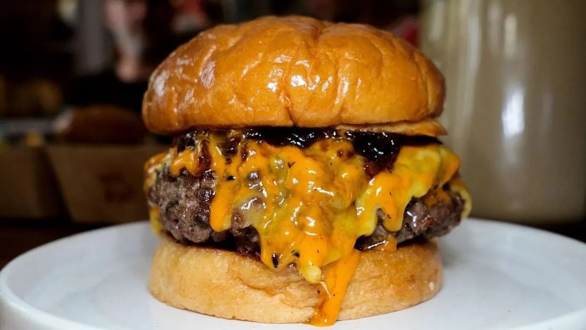 La hamburguesa singular de Hundred Burgers