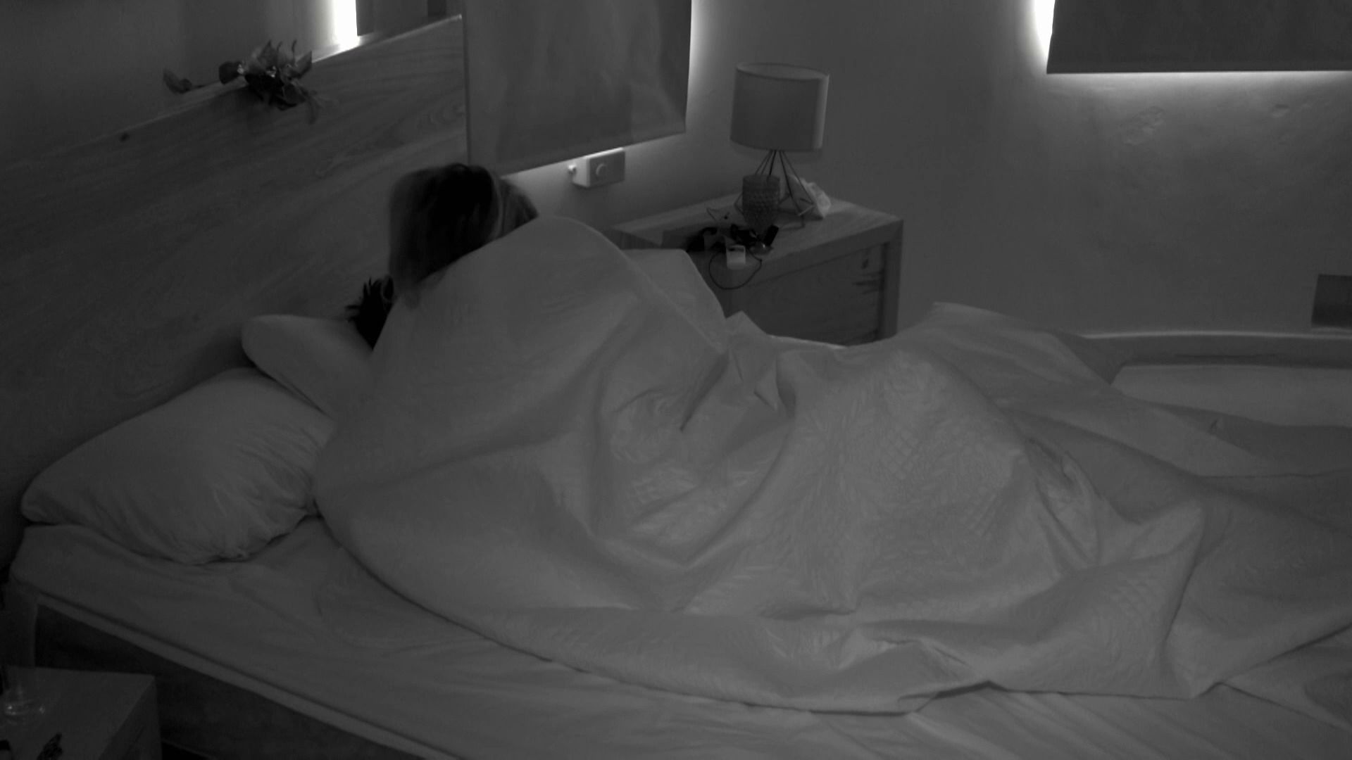 Las noches de pasión de Claudia y Gerard provocan el enfado de Sandra