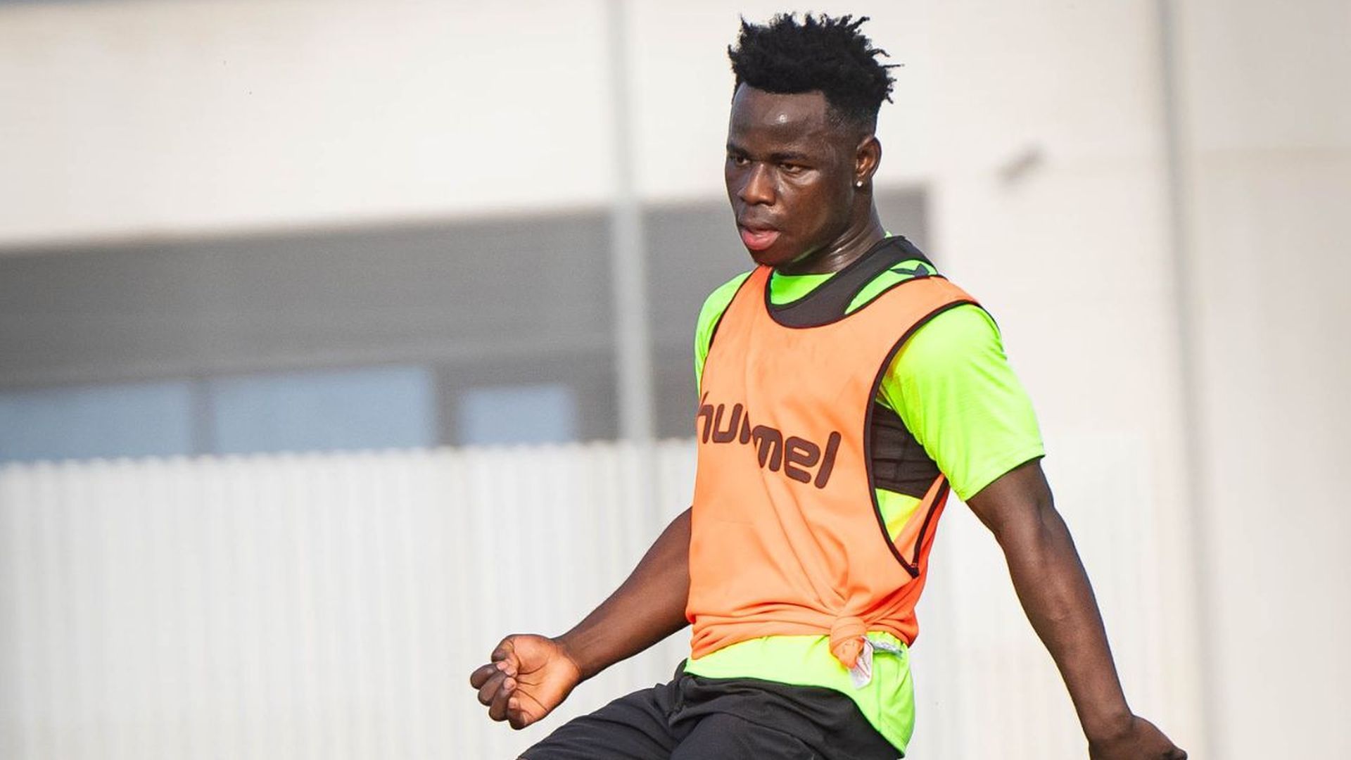 Maguli, durante un entrenamiento con el Betis.
