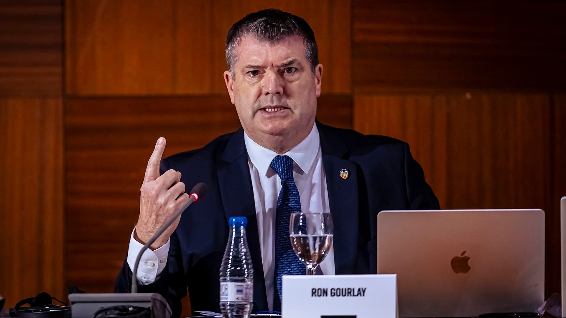 Ron Gourlay en la Junta General de Accionistas del Valencia CF Ron Gourlay en la Junta General de Accionistas del Valencia CF