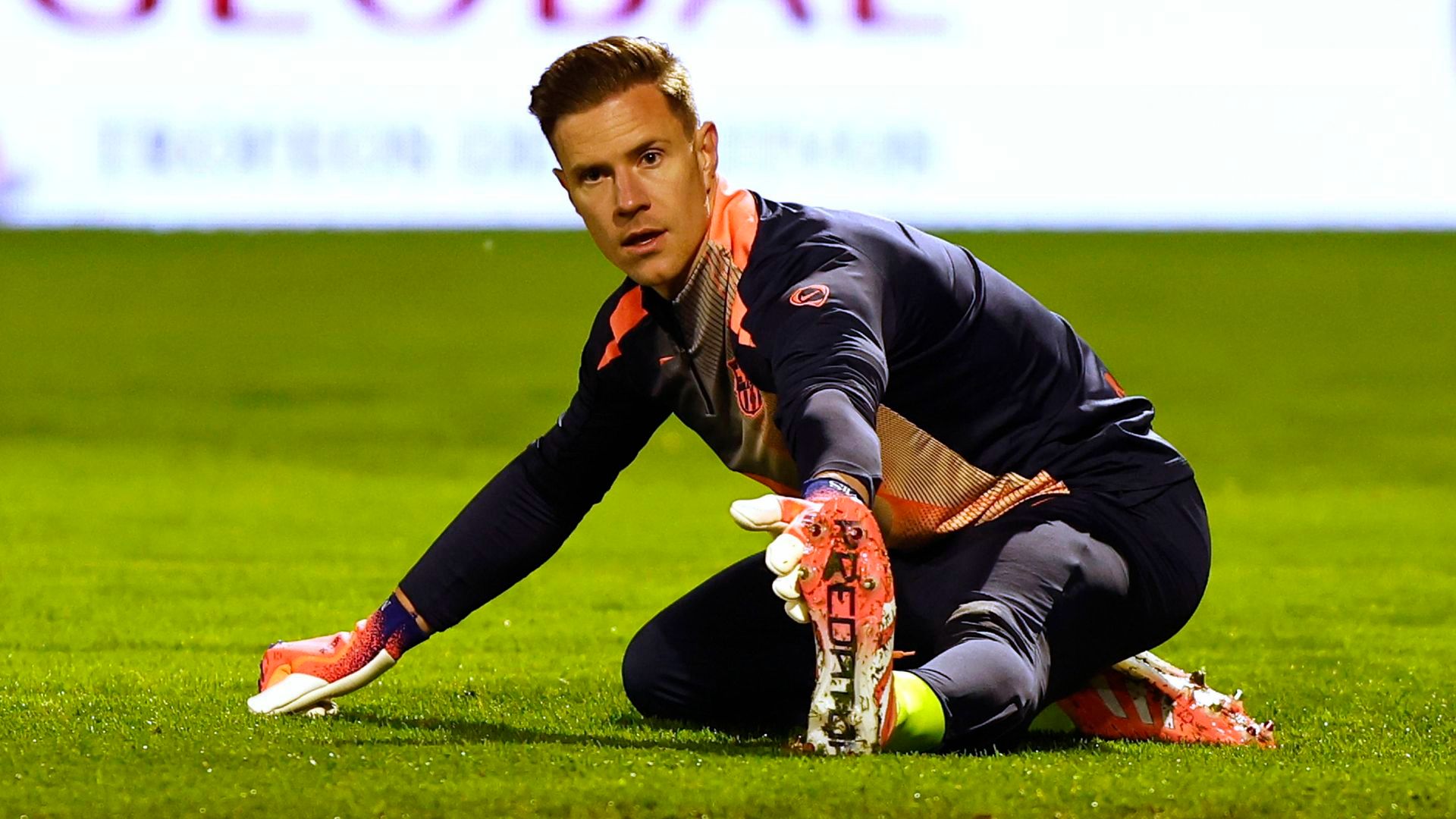 Ter Stegen calentando en Guadalajara