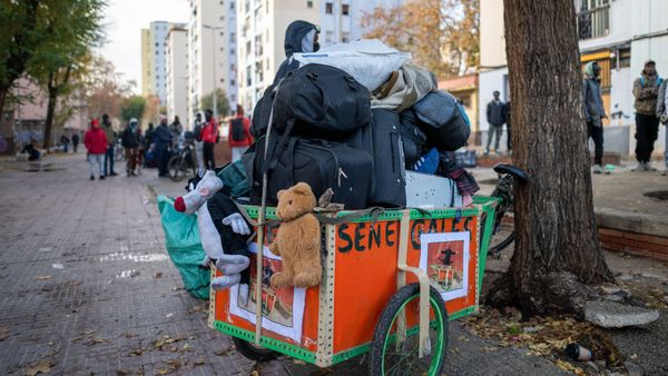 Unas 200 personas se concentran en Badalona para protestar por el ...