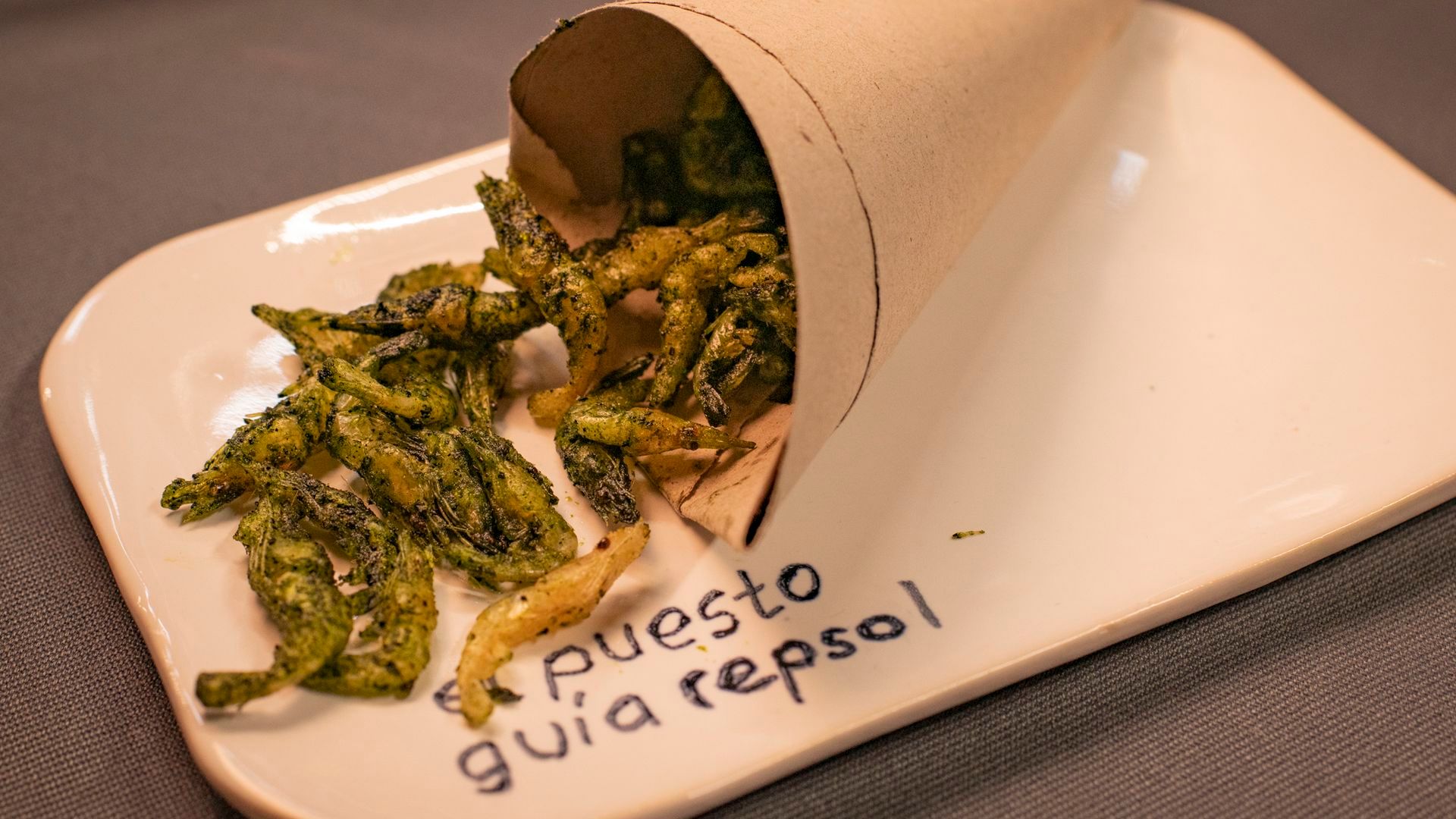 Camarones vivos empanados en harina de algas