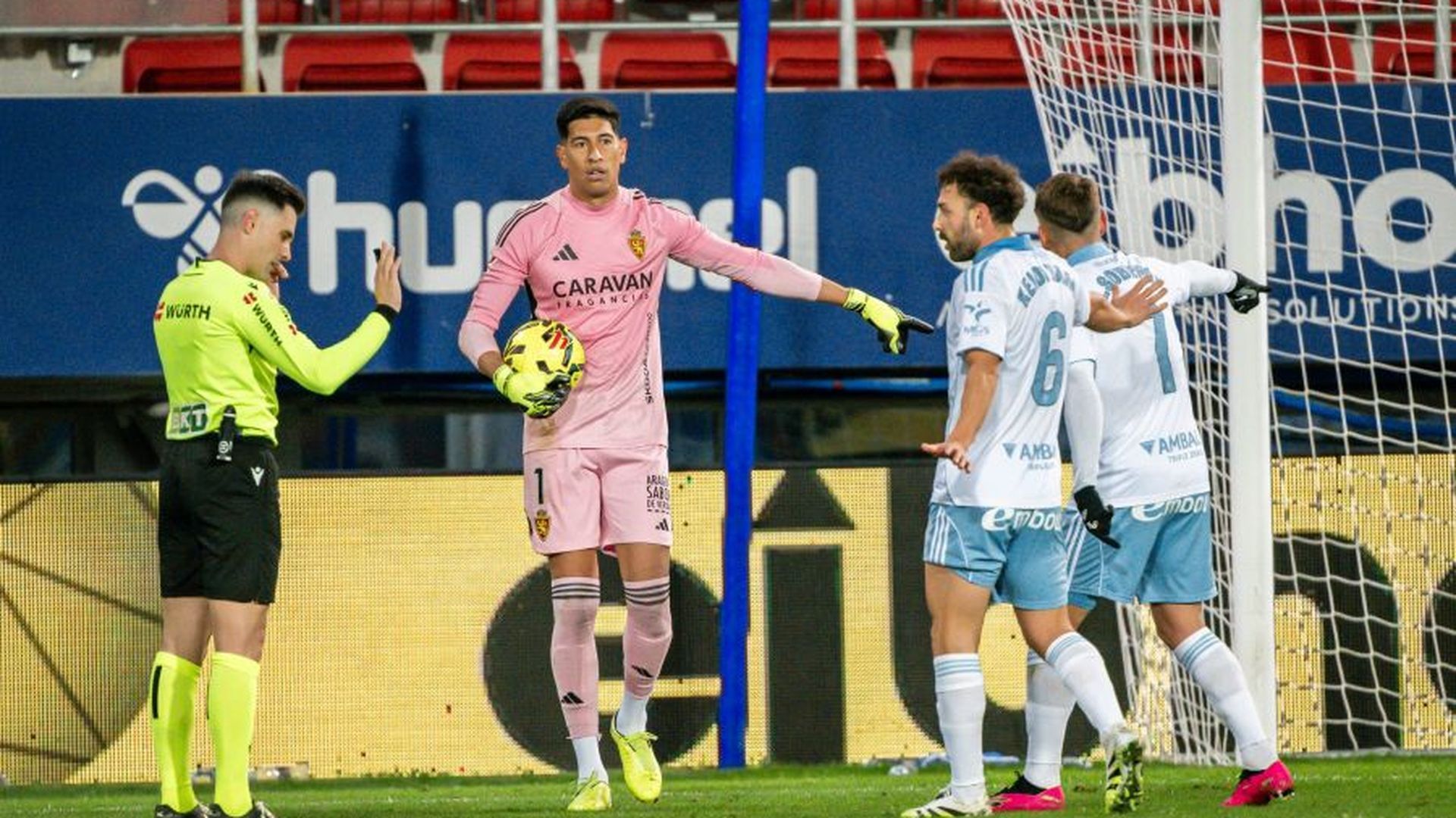 Esteban Andrada, durante el Eibar - Real Zaragoza. Esteban Andrada, durante el Eibar - Real Zaragoza.