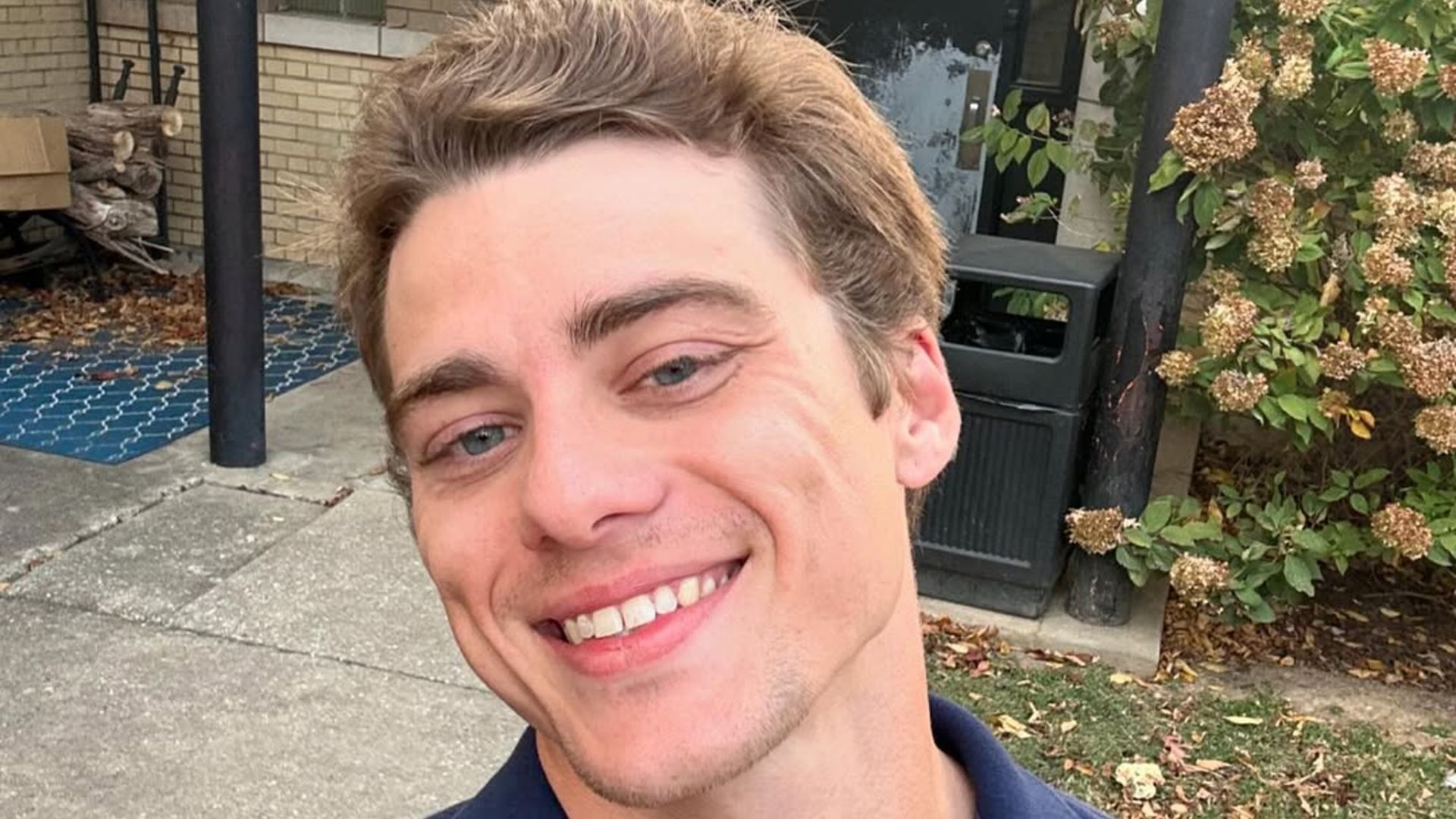 Fallece Lane Rogers, cuyo nombre artístico era Blake Mitchell. Fallece Lane Rogers, cuyo nombre artístico era Blake Mitchell.