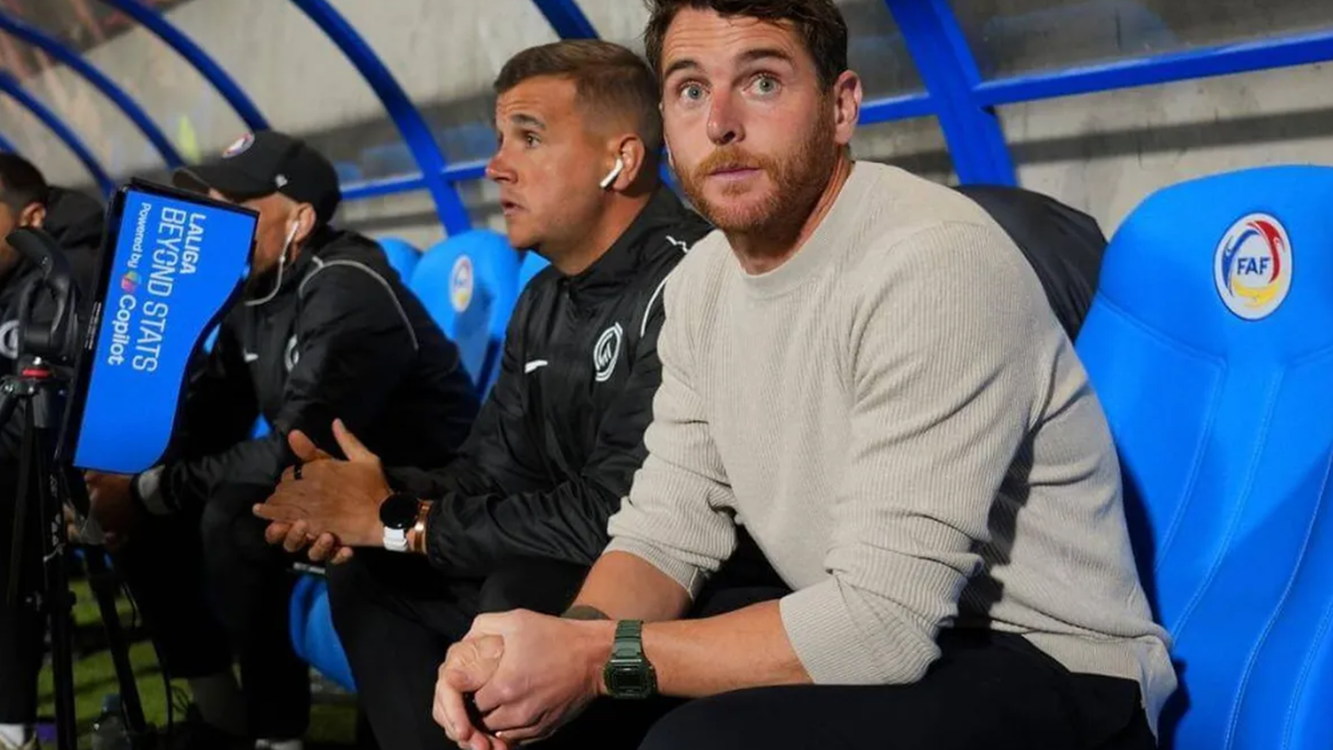 Ibai Gómez, en el banquillo en un partido del Andorra