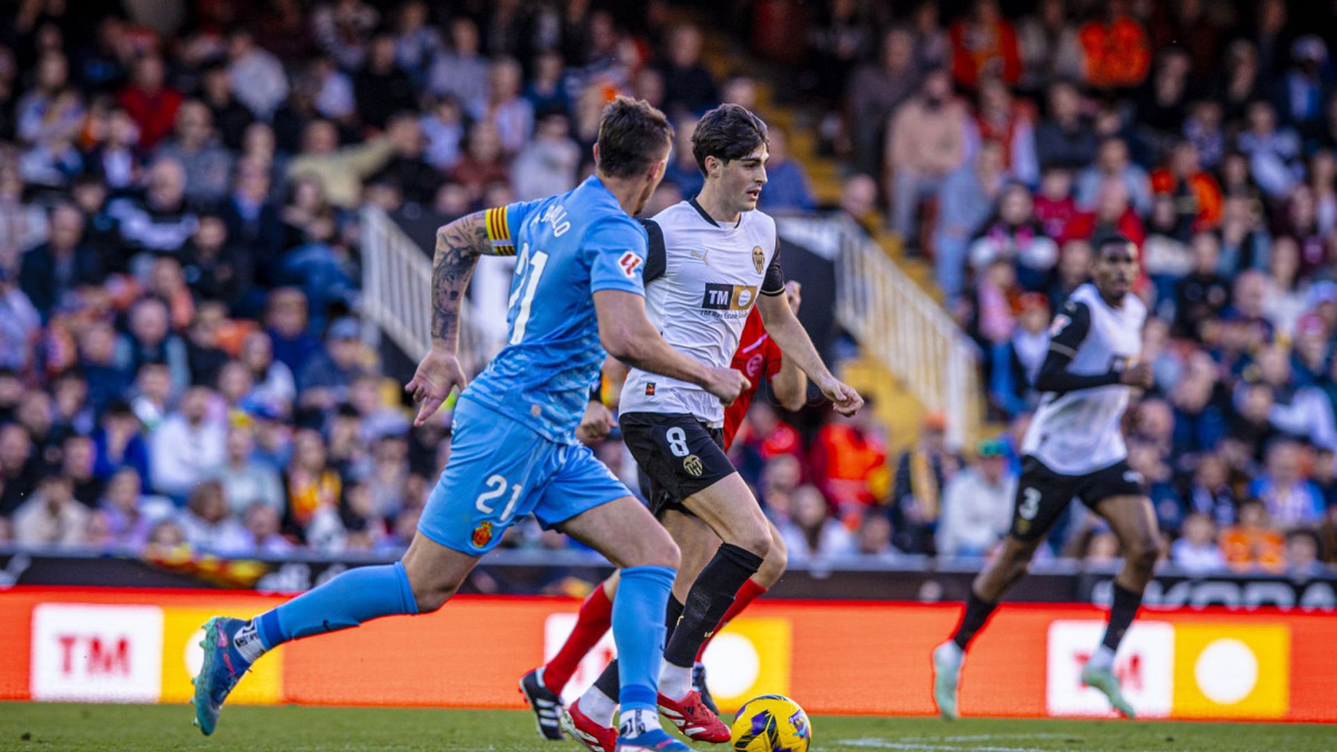 Javi Guerra ante el Mallorca en la 2024-25