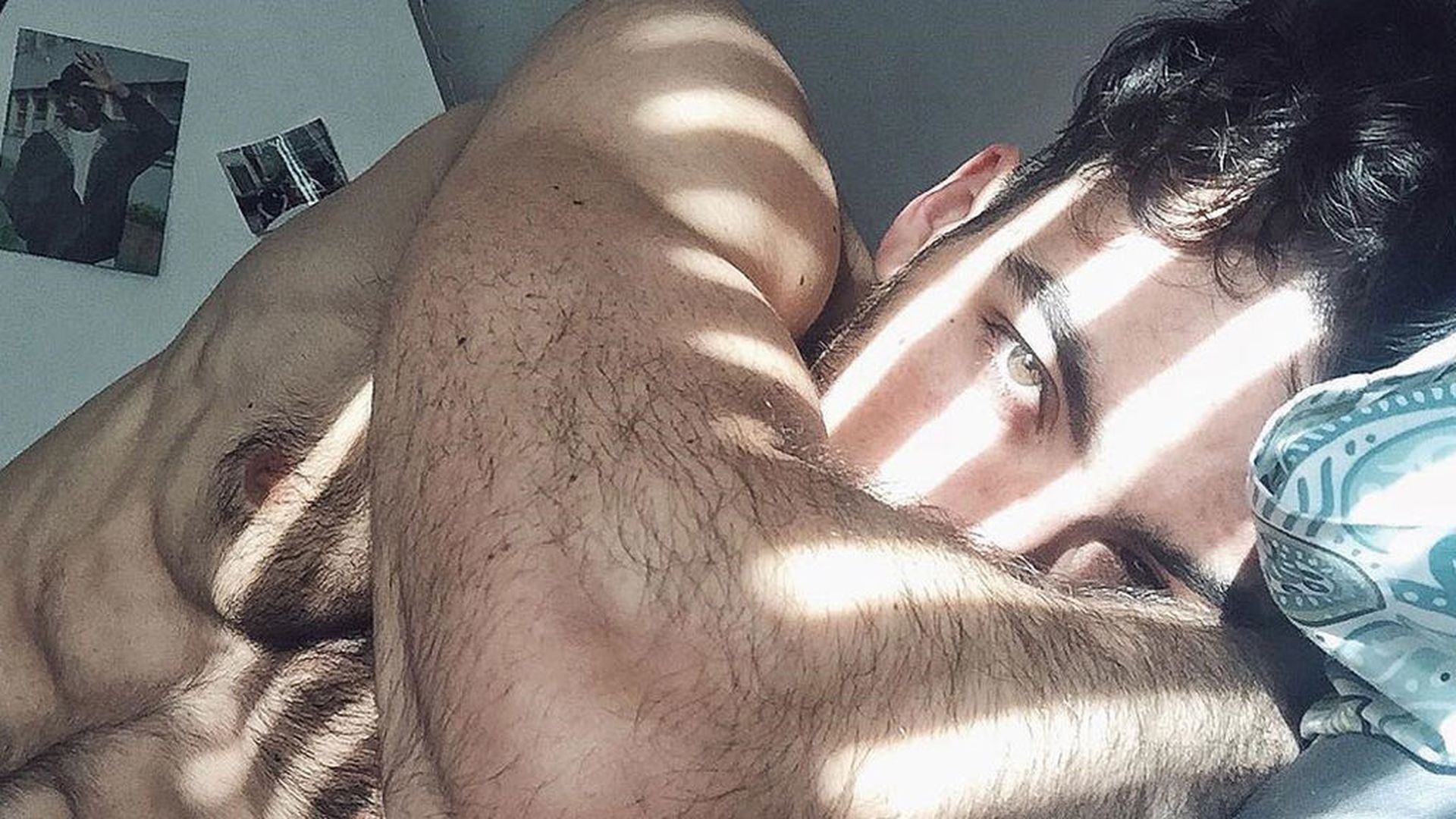 La tía Antonia  presume de sobrino sexi: así es Carlos San Juan