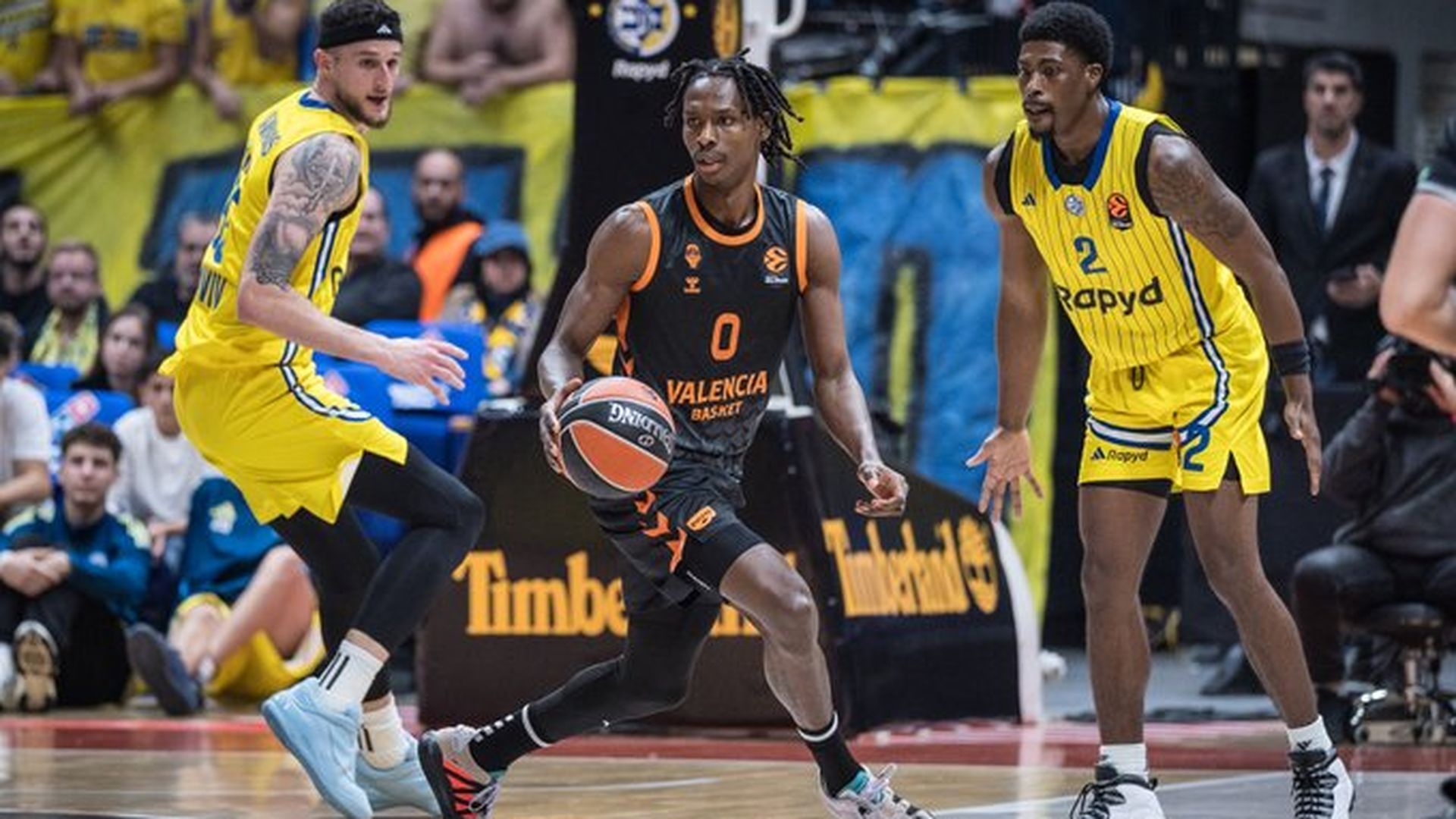 La visita del Valencia Basket a Israel acaba en derrota e "insultos racistas" de sus aficionados (85-82) La visita del Valencia Basket a Israel acaba en derrota e "insultos racistas" de sus aficionados (85-82)