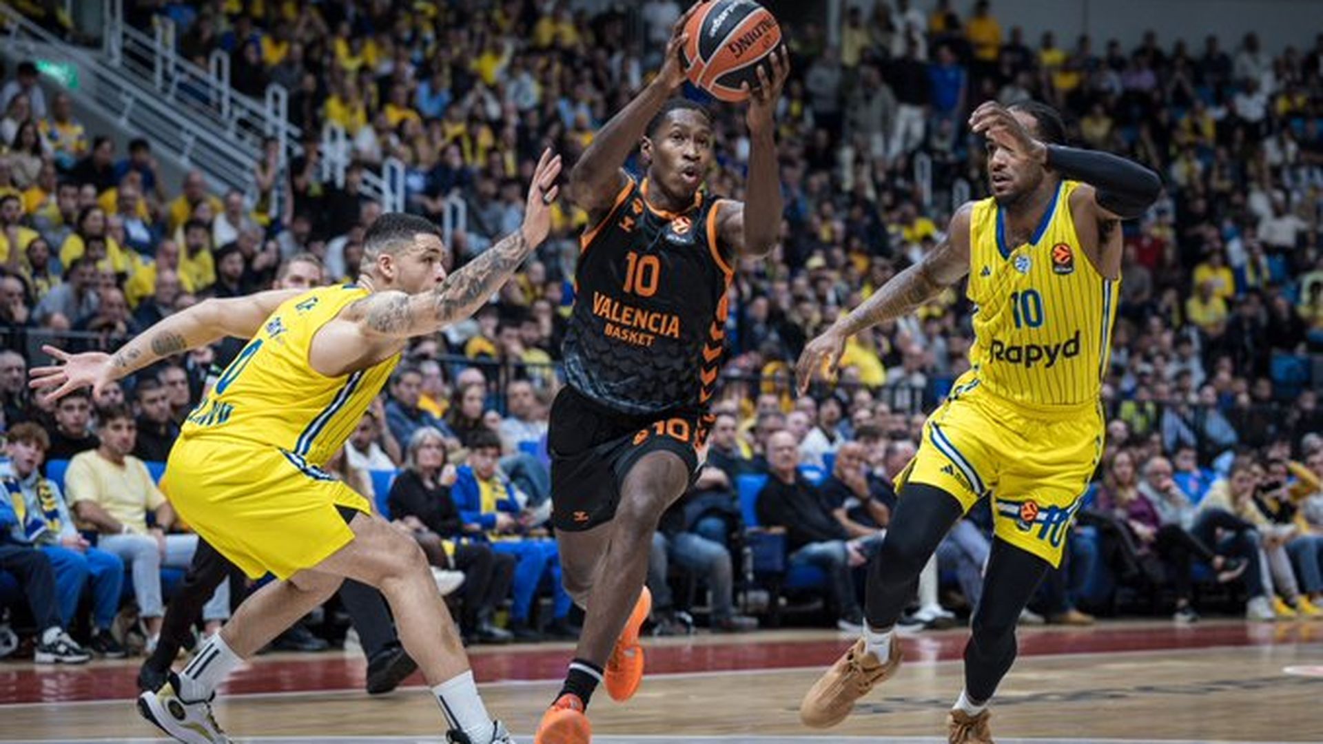 La visita del Valencia Basket a Israel acaba en derrota e "insultos racistas" de sus aficionados (85-82)