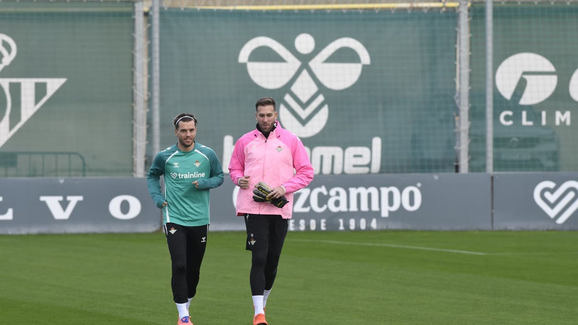 Lo Celso y Adrián, en un entrenamiento del Betis