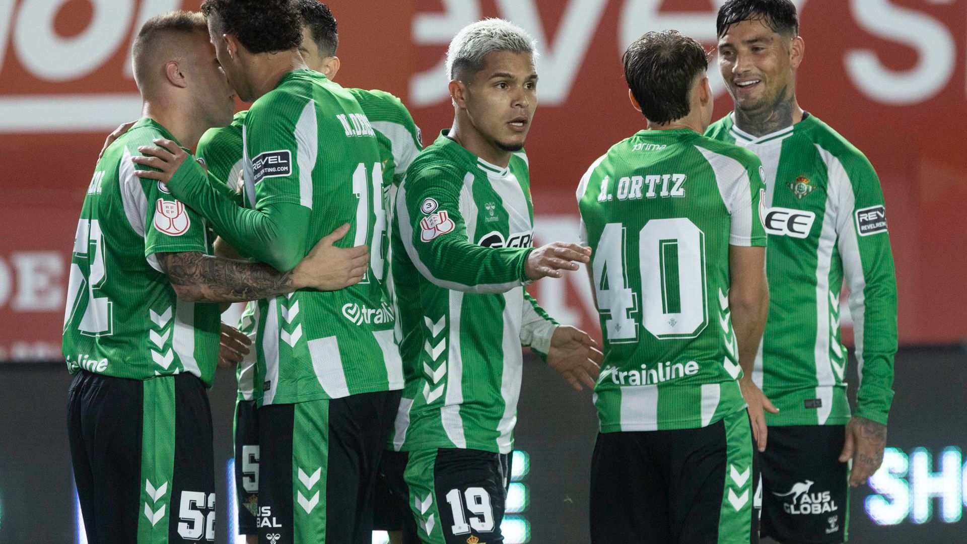 Los jugadores del Betis celebran su gol al Murcia Los jugadores del Betis celebran su gol al Murcia