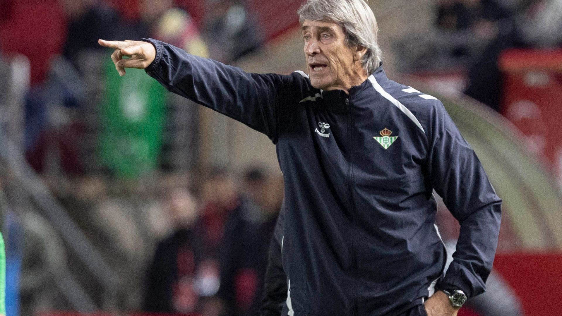 Manuel Pellegrini, ante el Real Murcia Manuel Pellegrini, ante el Real Murcia