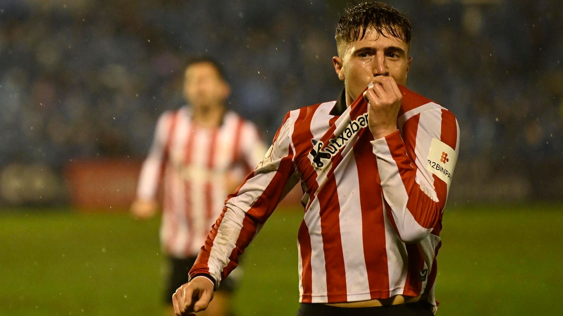 Mikel Jauregizar celebrando su gol contra el Ourense Mikel Jauregizar celebrando su gol contra el Ourense