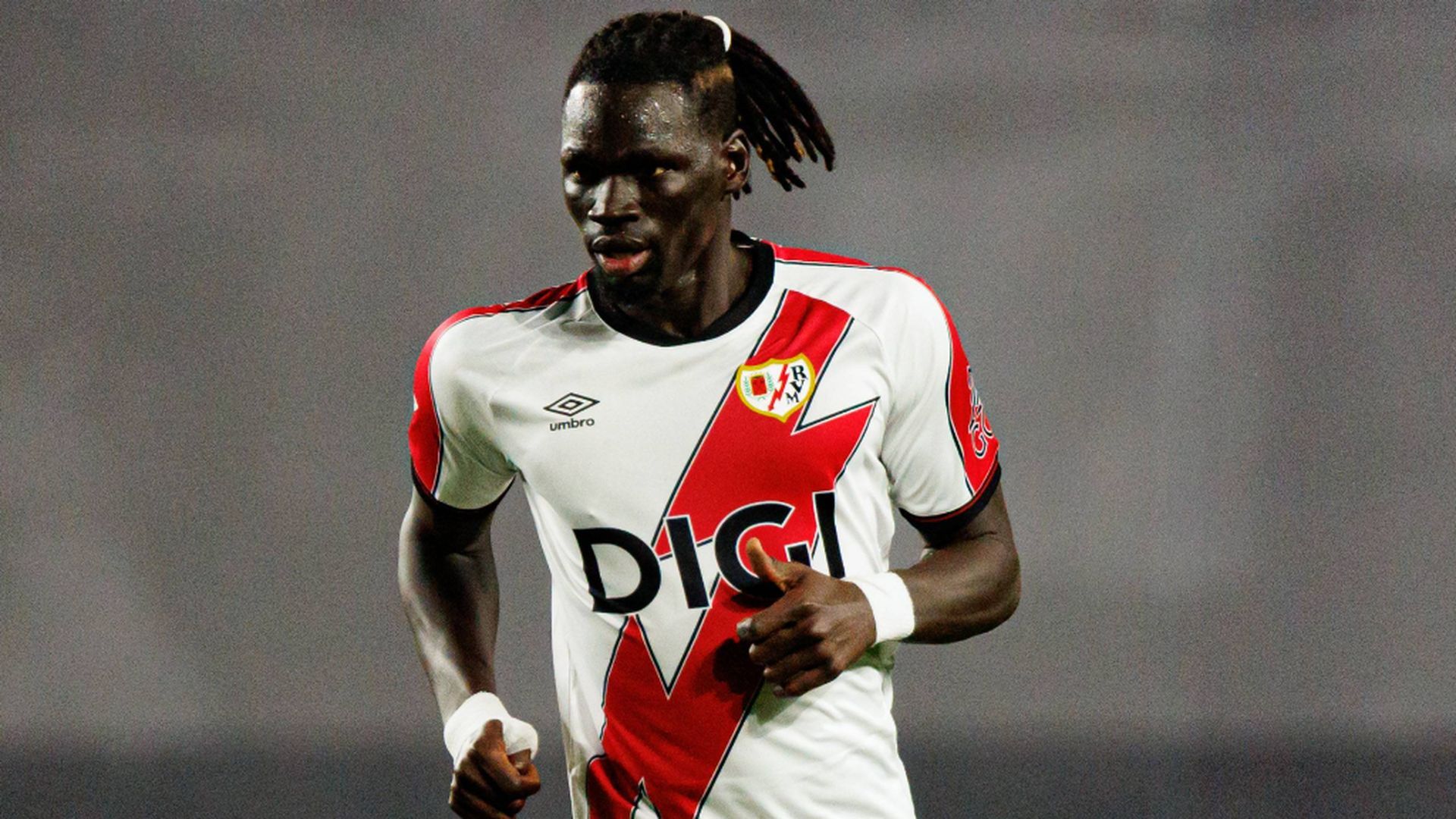 Pathé Ciss, durante un partido con el Rayo Vallecano Pathé Ciss, durante un partido con el Rayo Vallecano