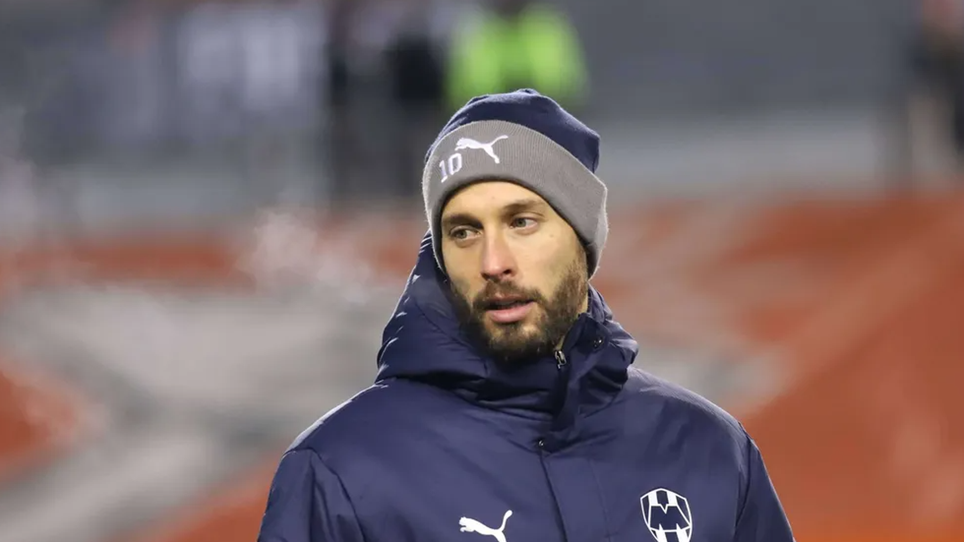 Sergio Canales, antes de un partido de Rayados de Monterrey Sergio Canales, antes de un partido de Rayados de Monterrey