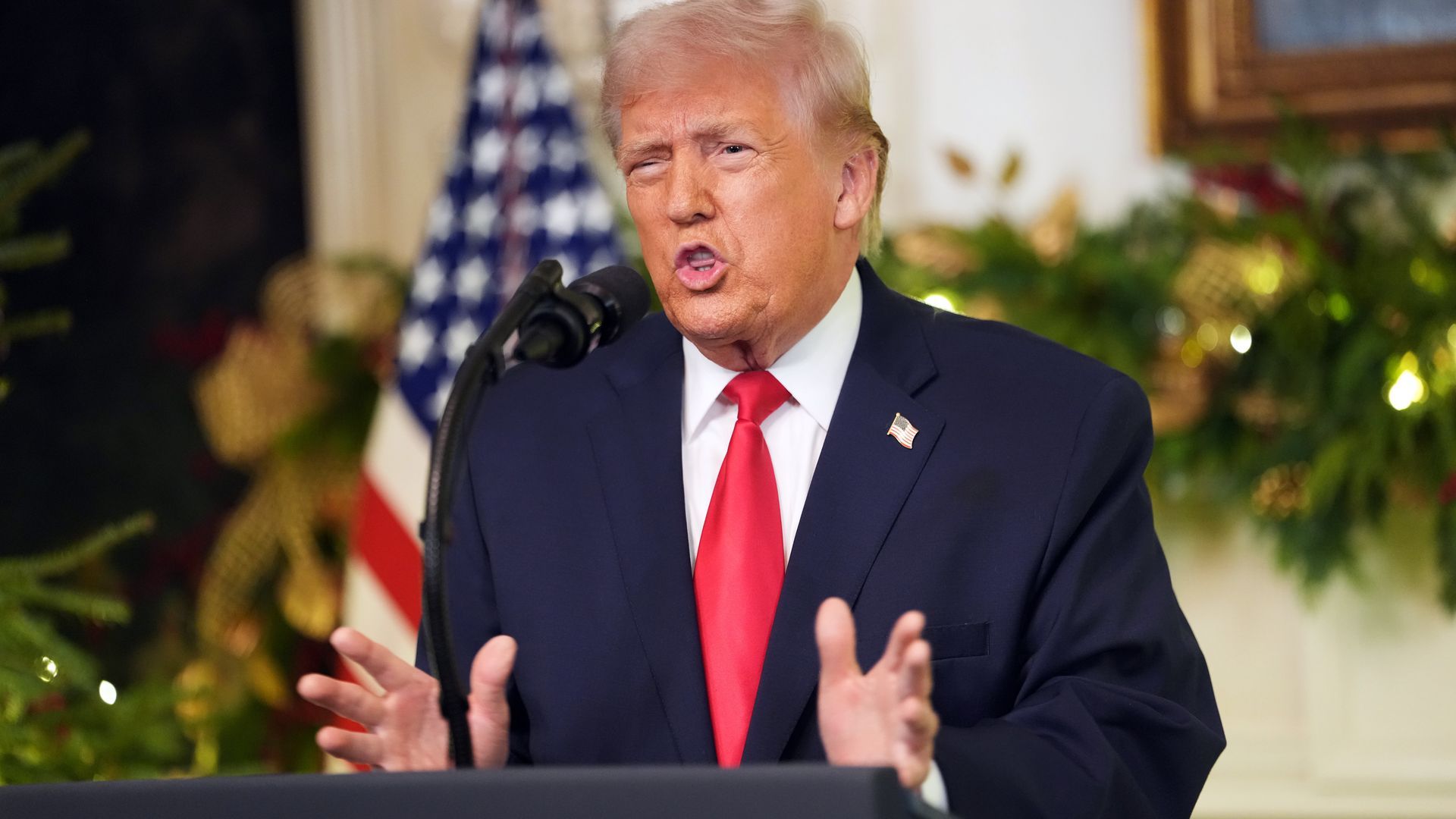 Trump defiende su gestión y anuncia una paga especial de 1.500 euros a los cerca de 1,5 millones de militares Trump defiende su gestión y anuncia una paga especial de 1.500 euros a los cerca de 1,5 millones de militares