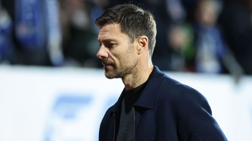 La soledad de Xabi Alonso tras el pitido final ante el Talavera
