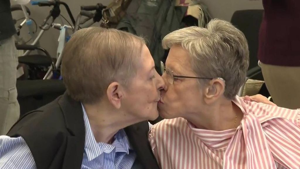 Begoña y Carmen se casan a los 73 años: una historia de amor en la residencia