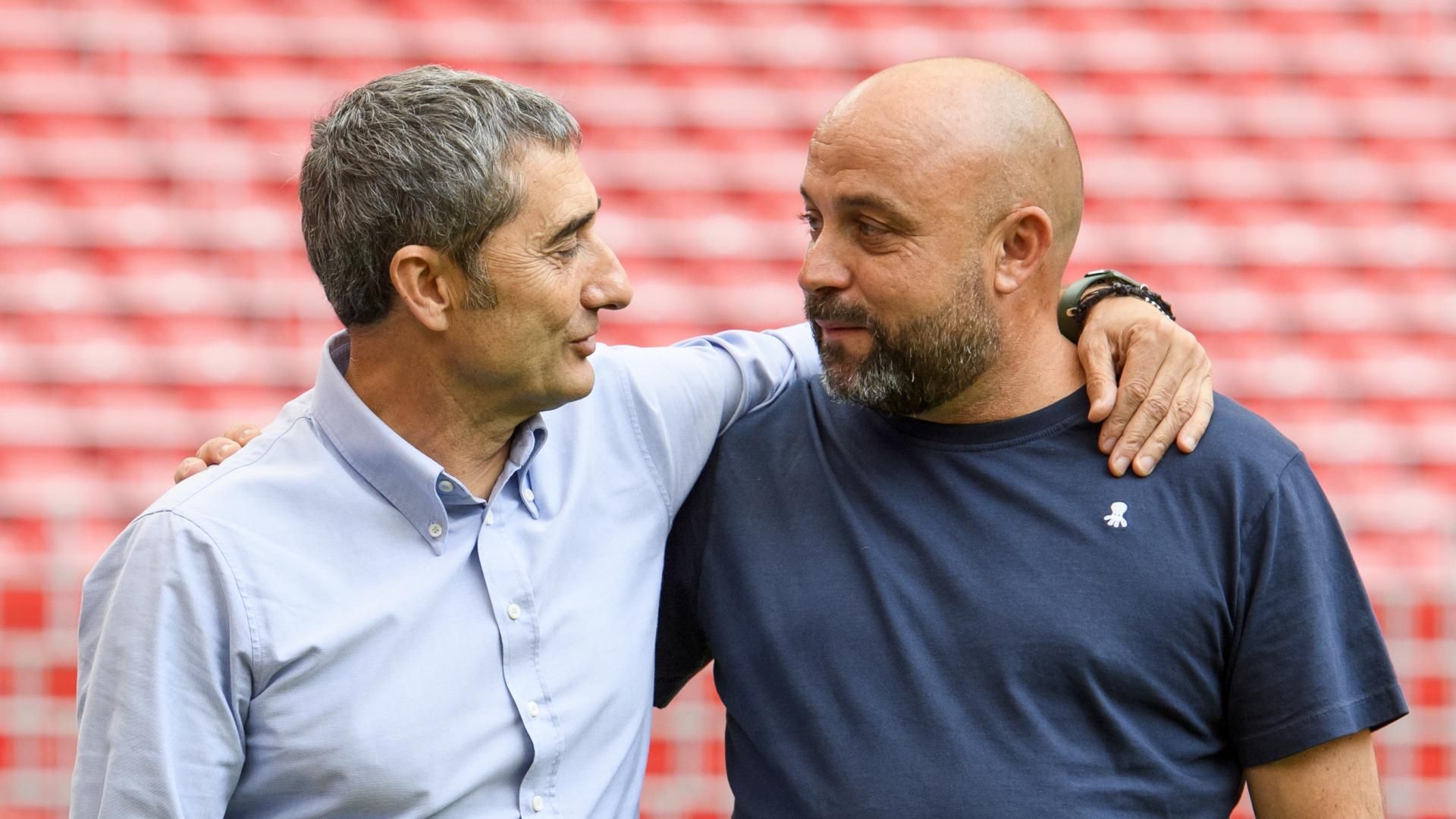 Ernesto Valverde y Manolo González se saludan