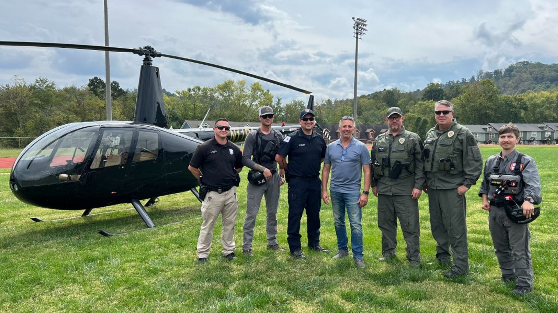Greg con su helicóptero