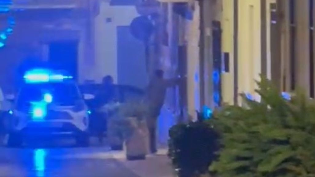 Heroica intervención policial y vecinal salva a dos personas de un incendio en la calle Calvario