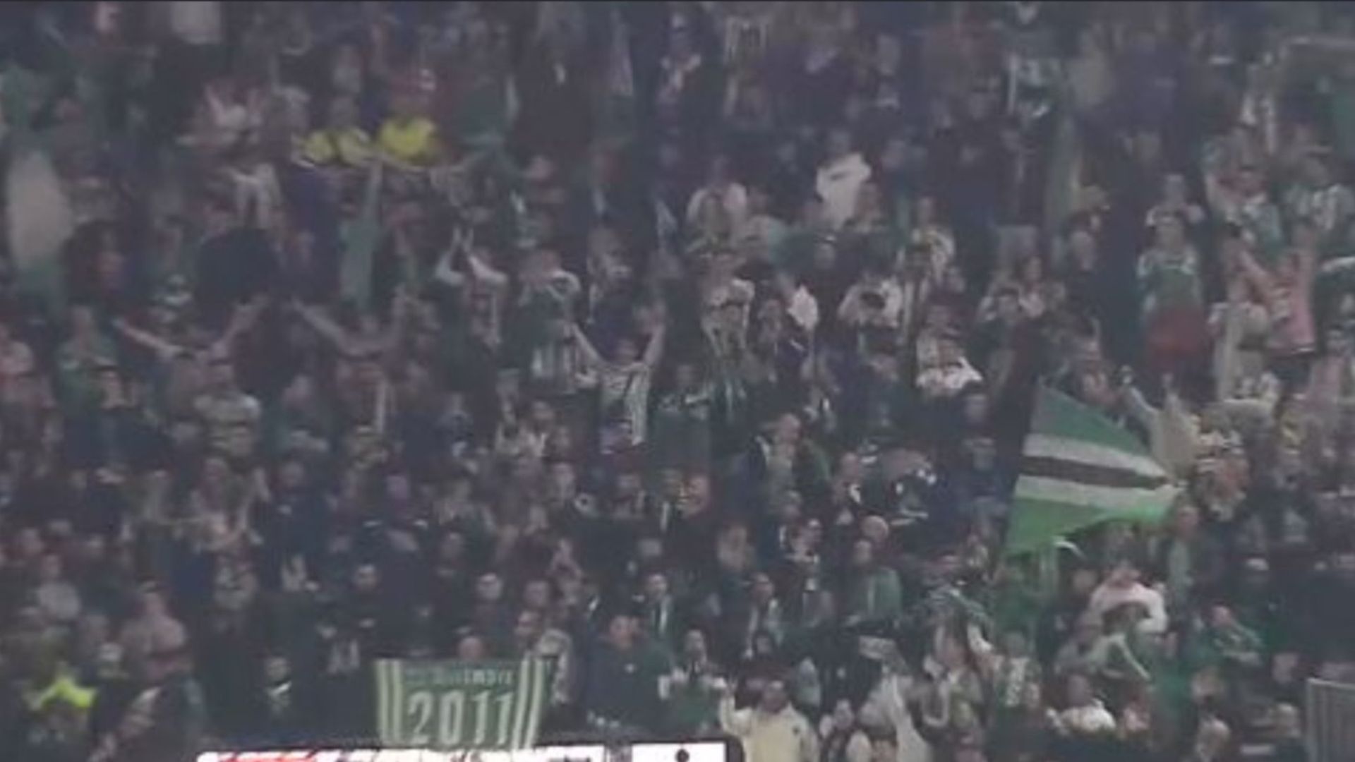 La afición del Real Betis, en el estadio del Murcia La afición del Real Betis, en el estadio del Murcia