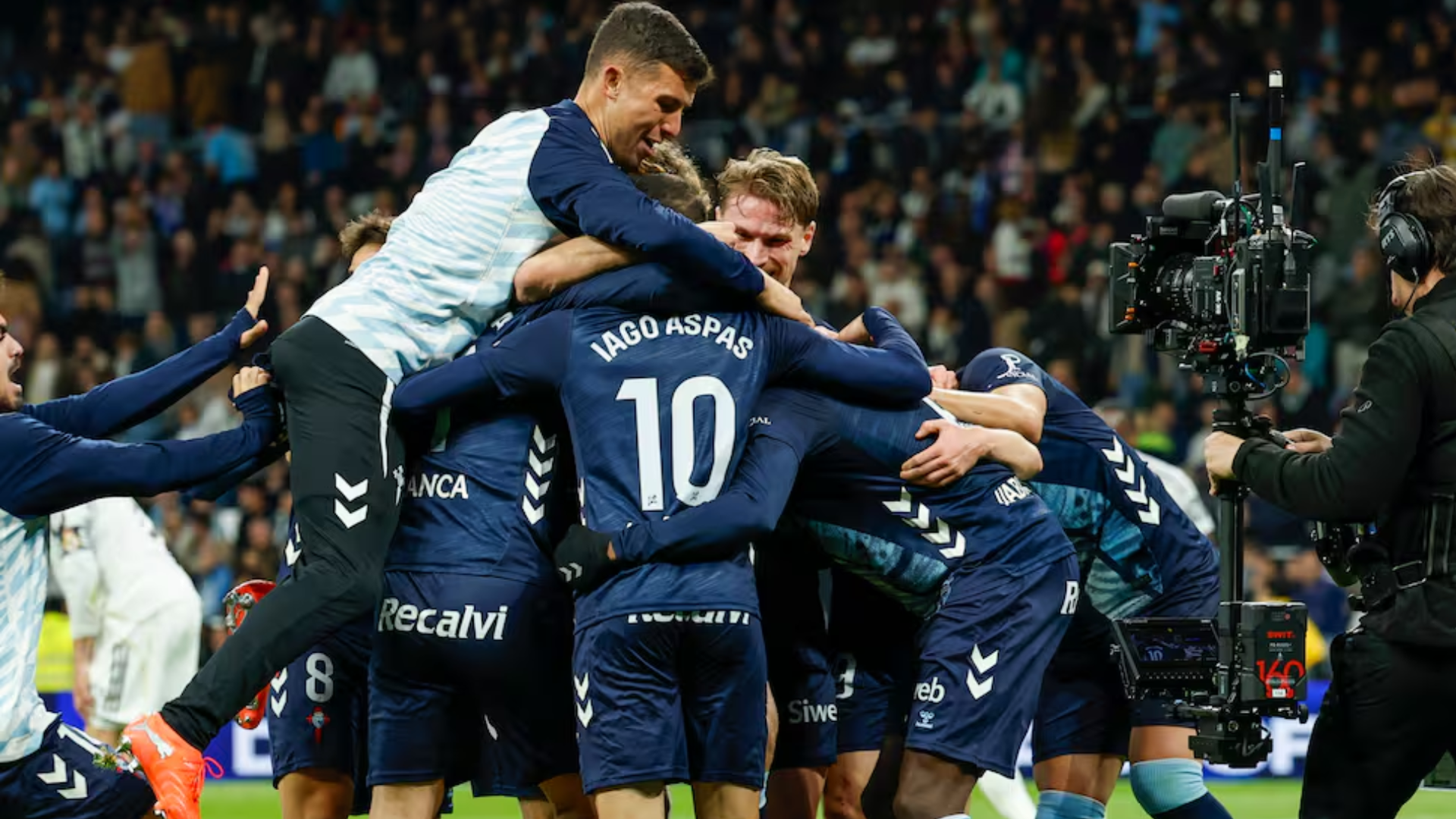 Los jugadores del Celta celebran un gol