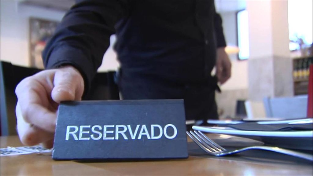 Más de 10.000 euros de multa a un restaurante de Madrid por cobrar 100 euros a clientes que no acudían a su reserva