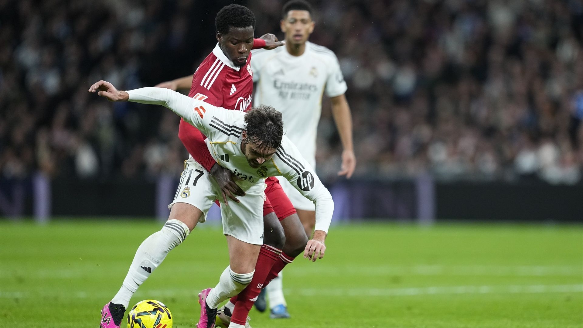 Lucien Agoumé y Asencio, en el Real Madrid-Sevilla Lucien Agoumé y Asencio, en el Real Madrid-Sevilla