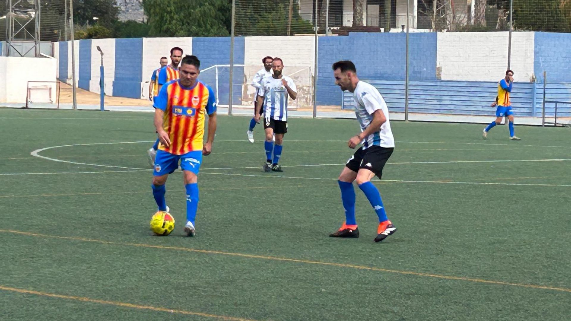 Juan Sánchez en el amistoso entre los veteranos del Hércules y del Valencia CF