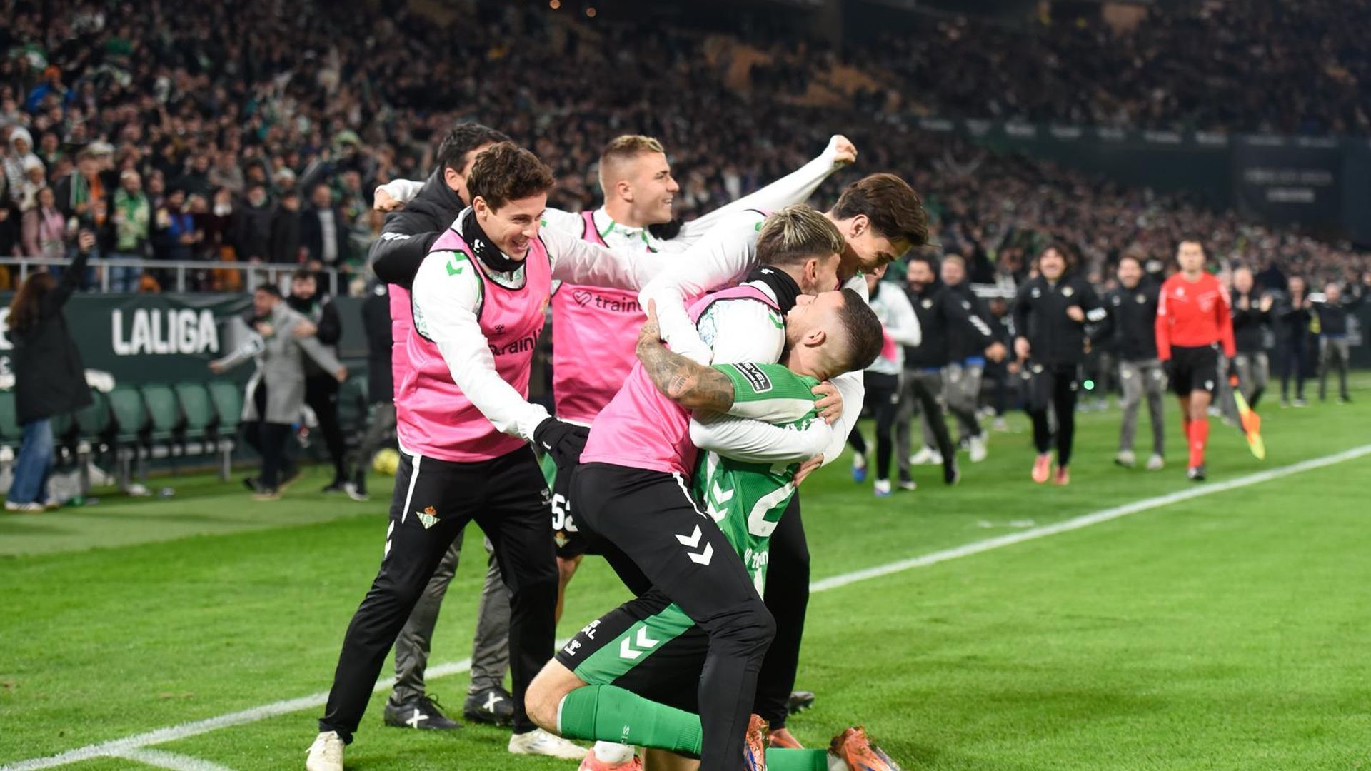 Los jugadores del Betis celebran un gol al Getafe